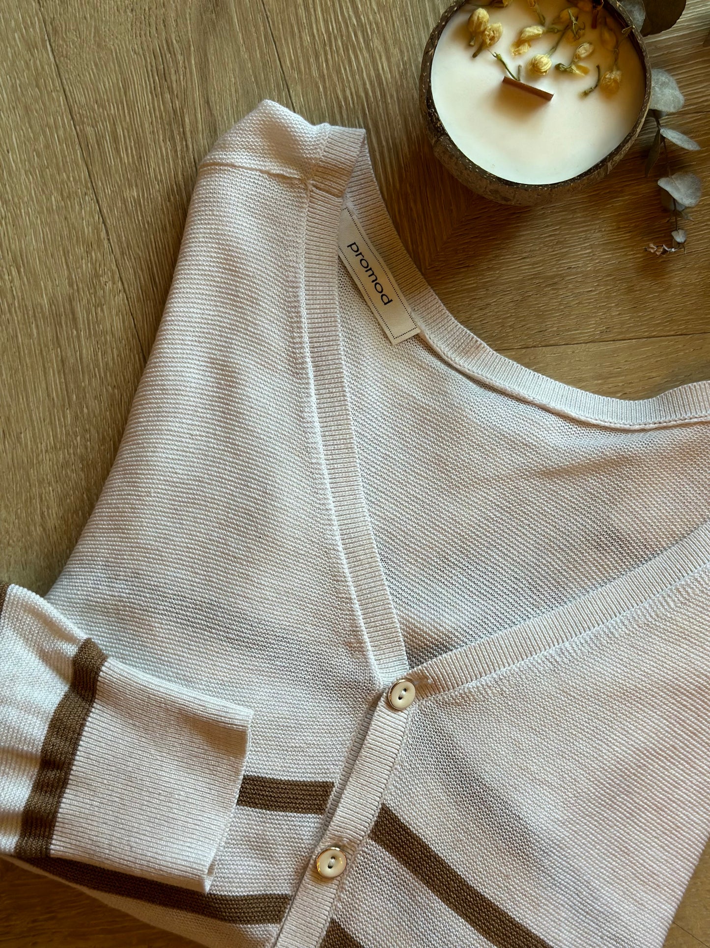 Cardigan en maille fine blanc à rayures marron clair T.36 oversize
