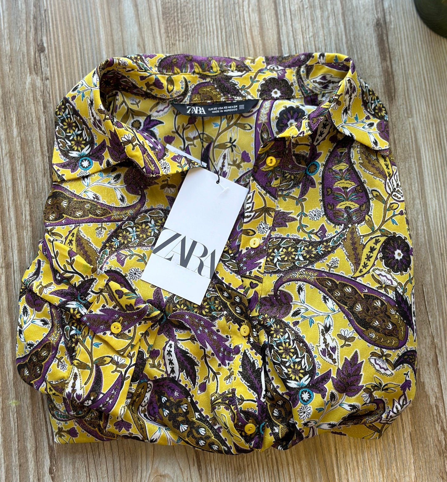 Chemisier court imprimé cachemire paisley jaune et violet, taille XS - Zara
