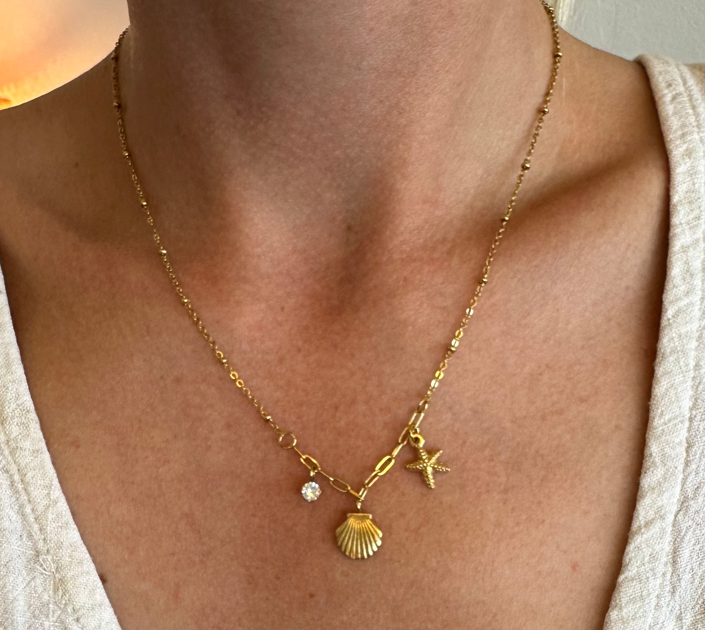 Collier doré en acier inoxydable avec pendentifs coquillages