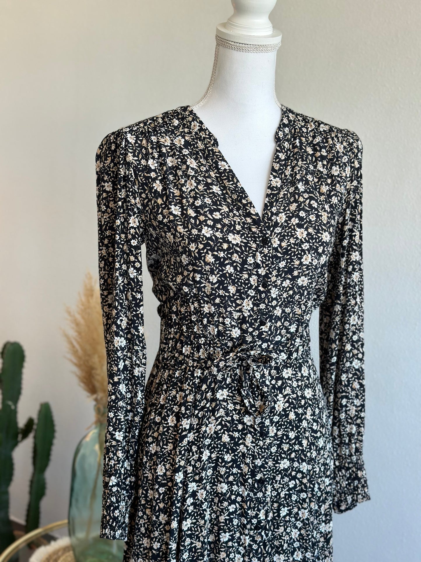 Robe mi-longue imprimée à motif fleuri, T.36