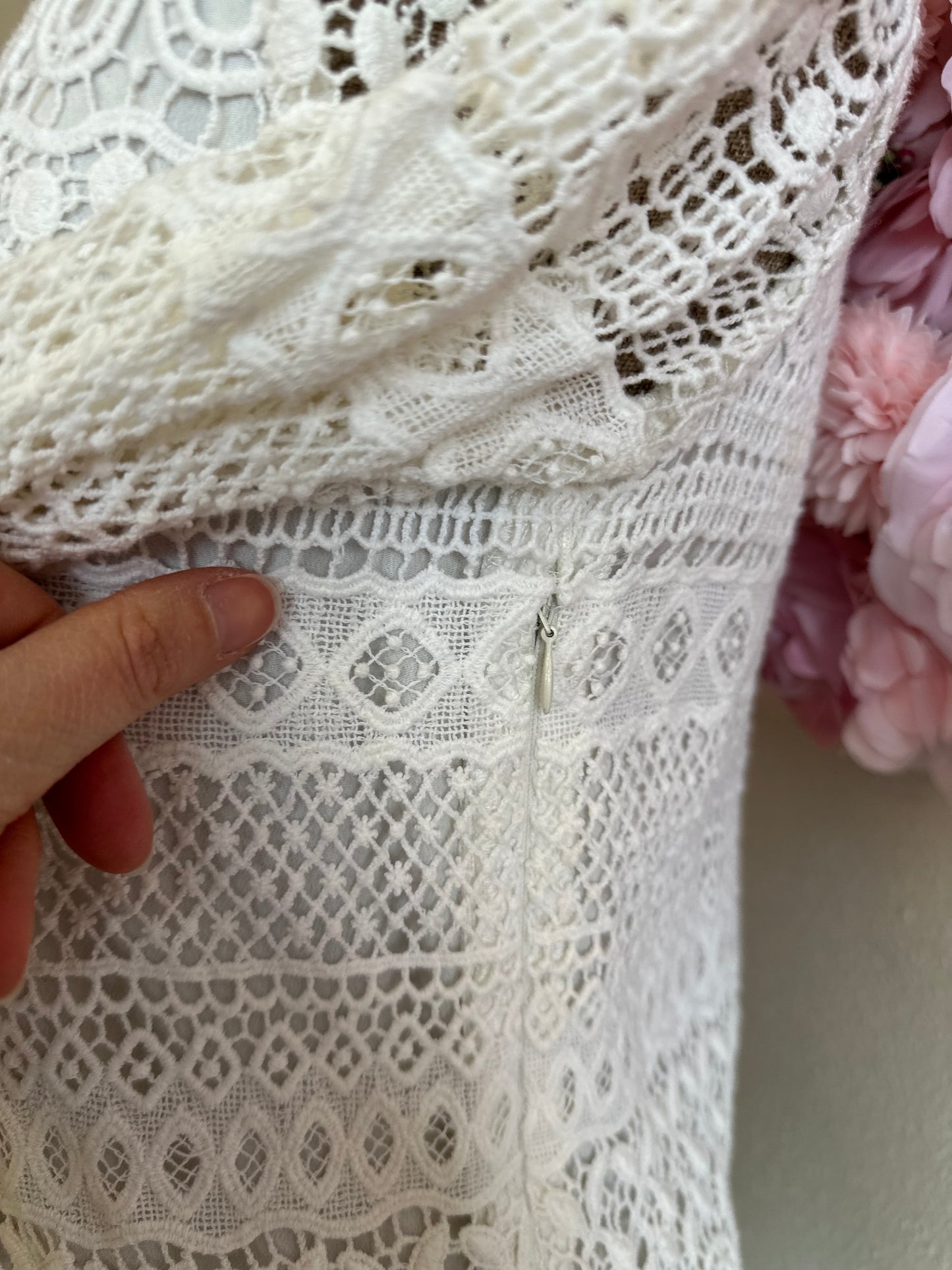 Magnifique robe blanche broderies en crochet, T.36
