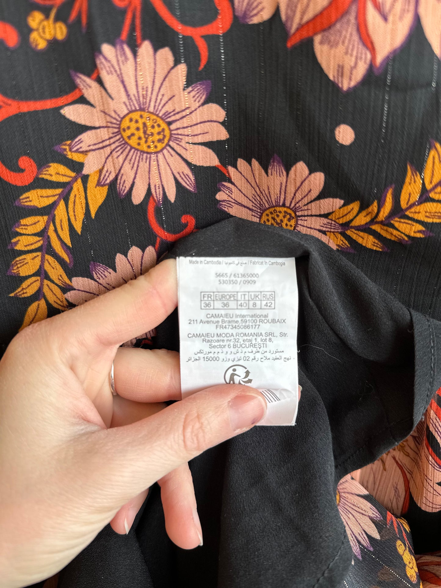 Robe longue fluide à motifs fleuris T.36