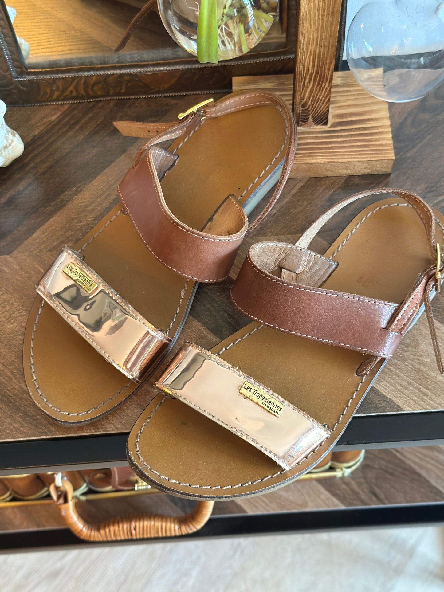 Sandales cuir camel et métallisé T.36