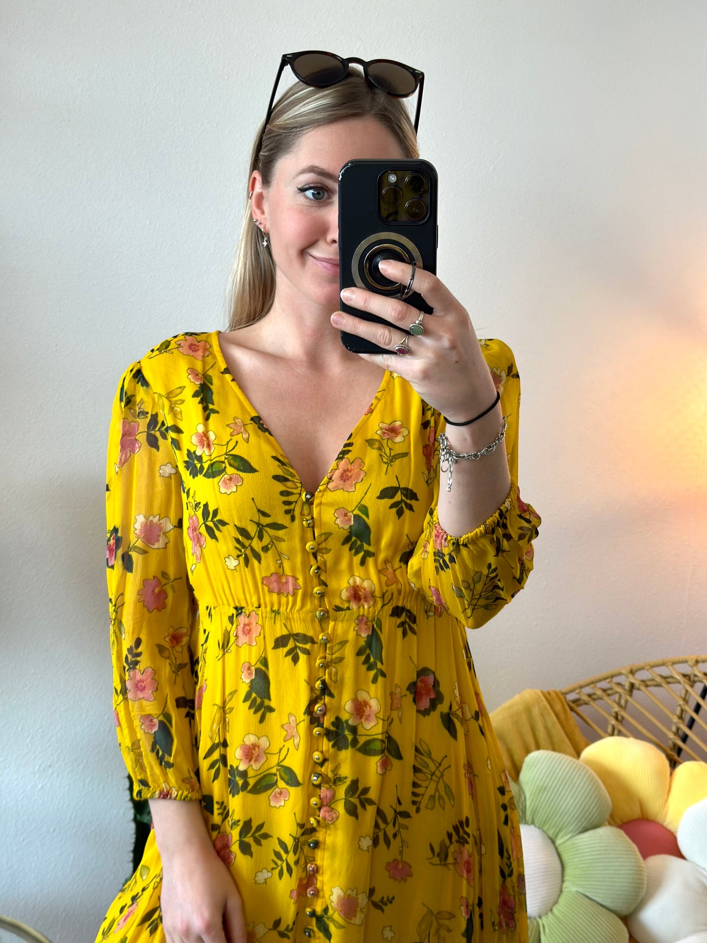 Belle robe jaune à fleurs T.36 neuve