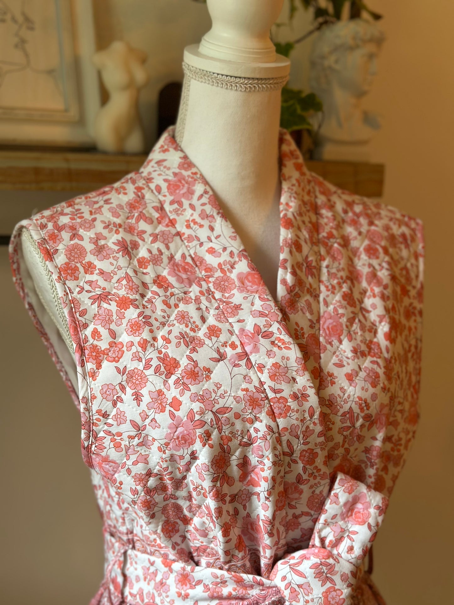 Veste matelassée sans manches fleurie T.36/38
