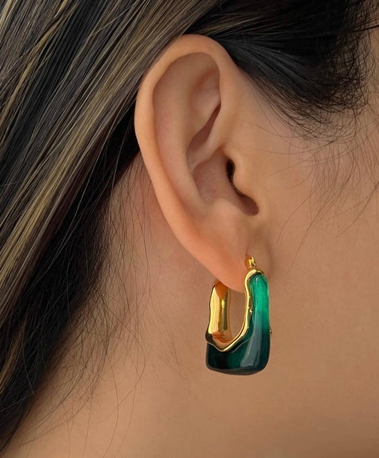 Boucles d’oreilles créoles dorées en acier inoxydable et résine verte