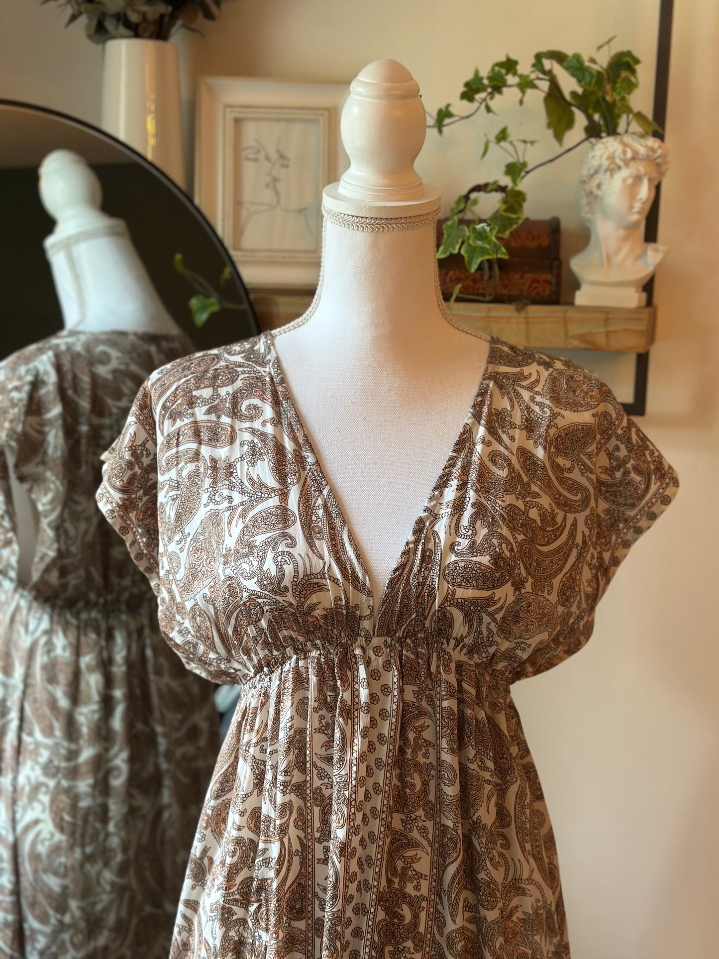Belle robe longue motifs paisley fleuris taille U - Laraethnics