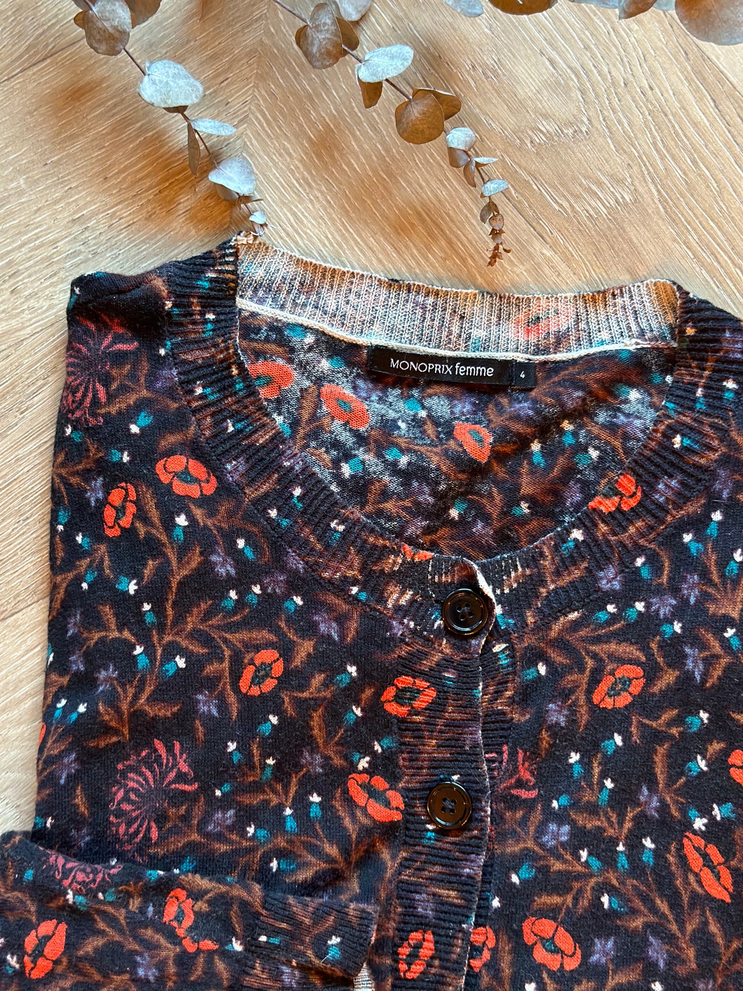 Cardigan fin à motifs fleuris T.44