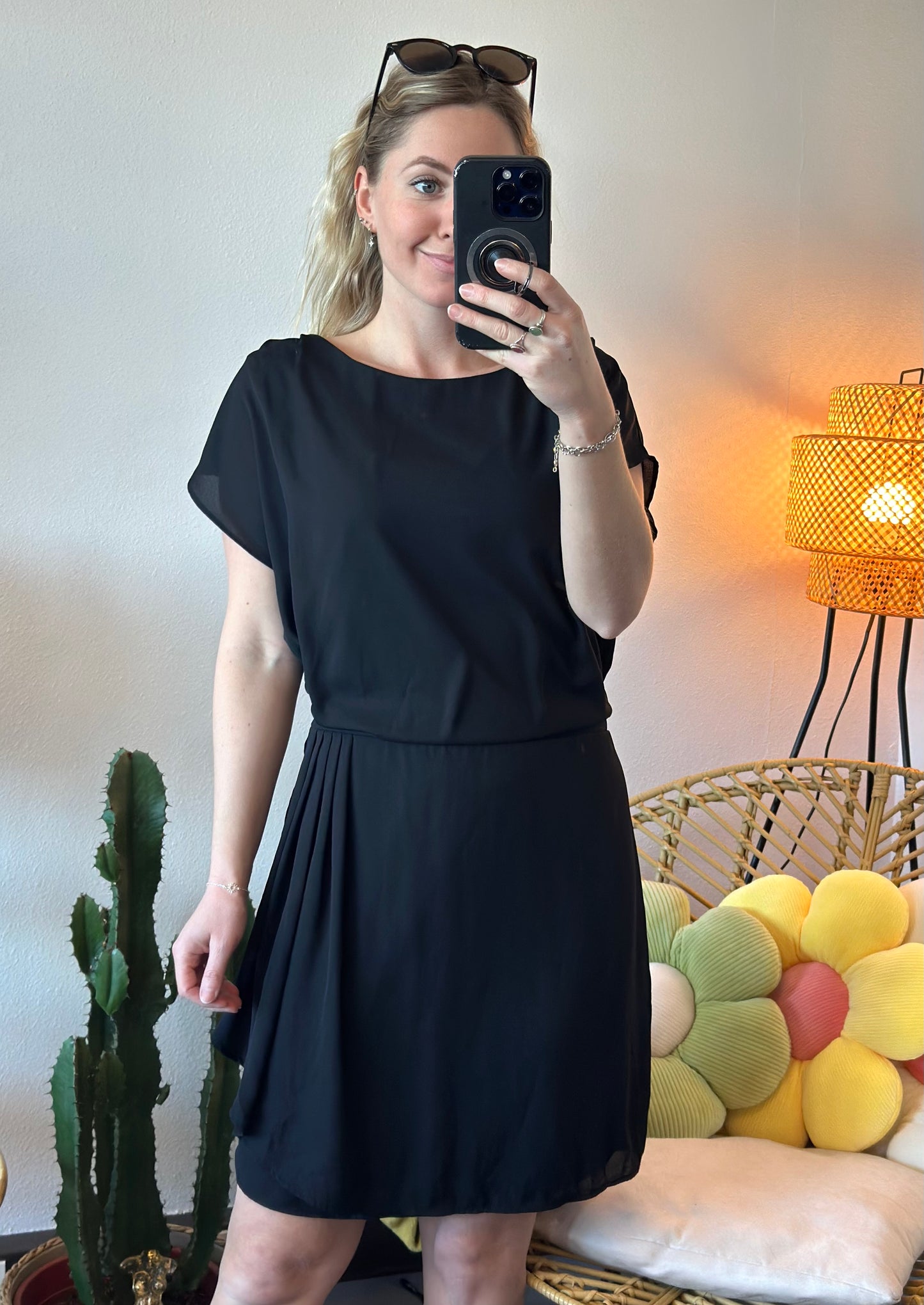 Robe noire en toile T.40