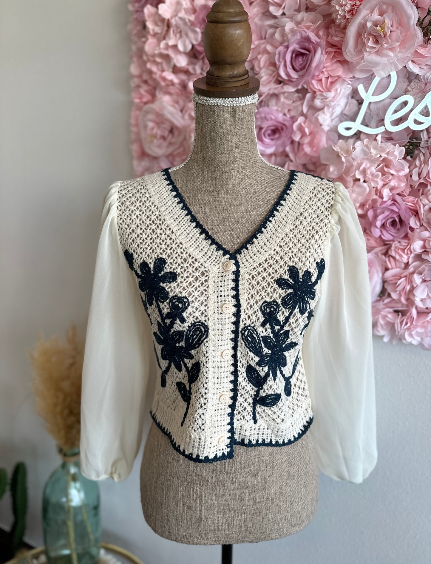 Top cardigan au crochet fleuri T.36