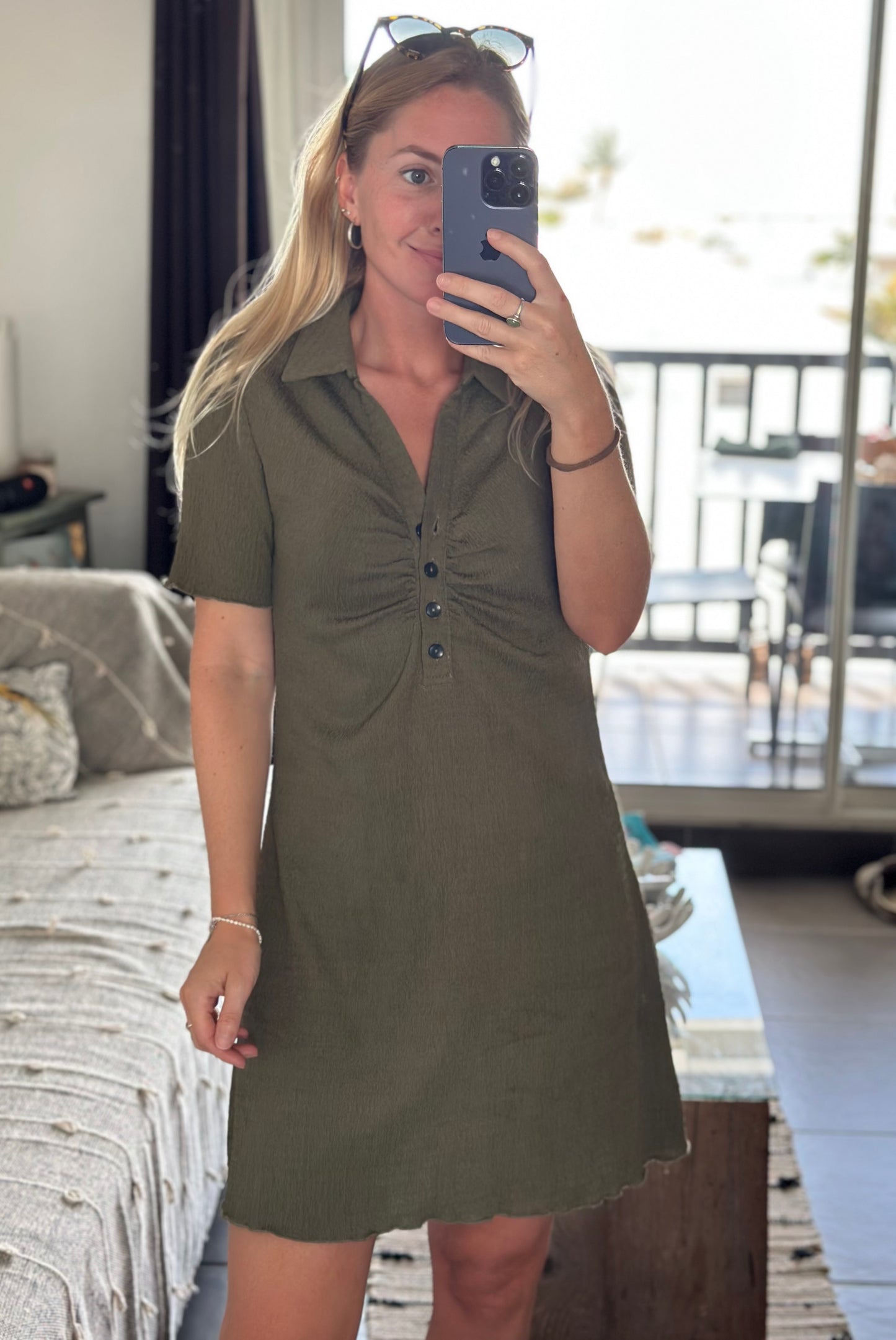 Robe kaki effet crêpé T.36