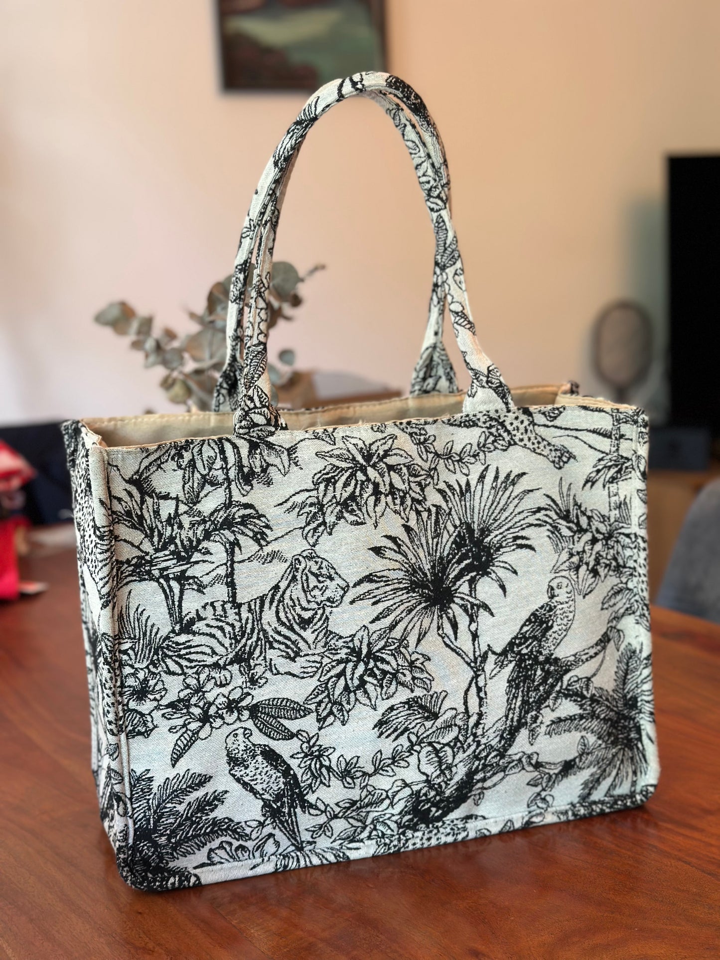 Sac cabas noir en jacquard motif jungle