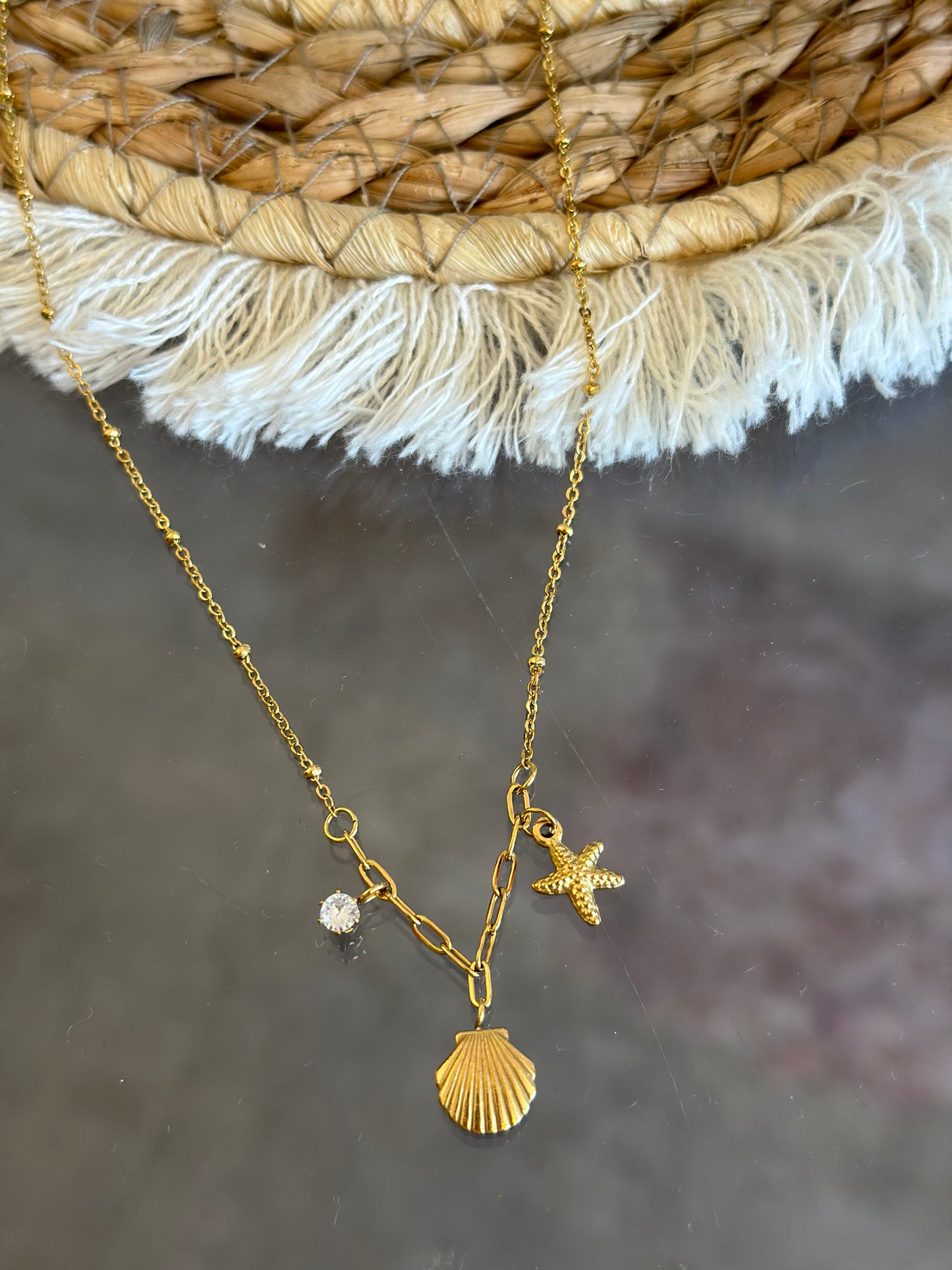 Collier doré en acier inoxydable avec pendentifs coquillages
