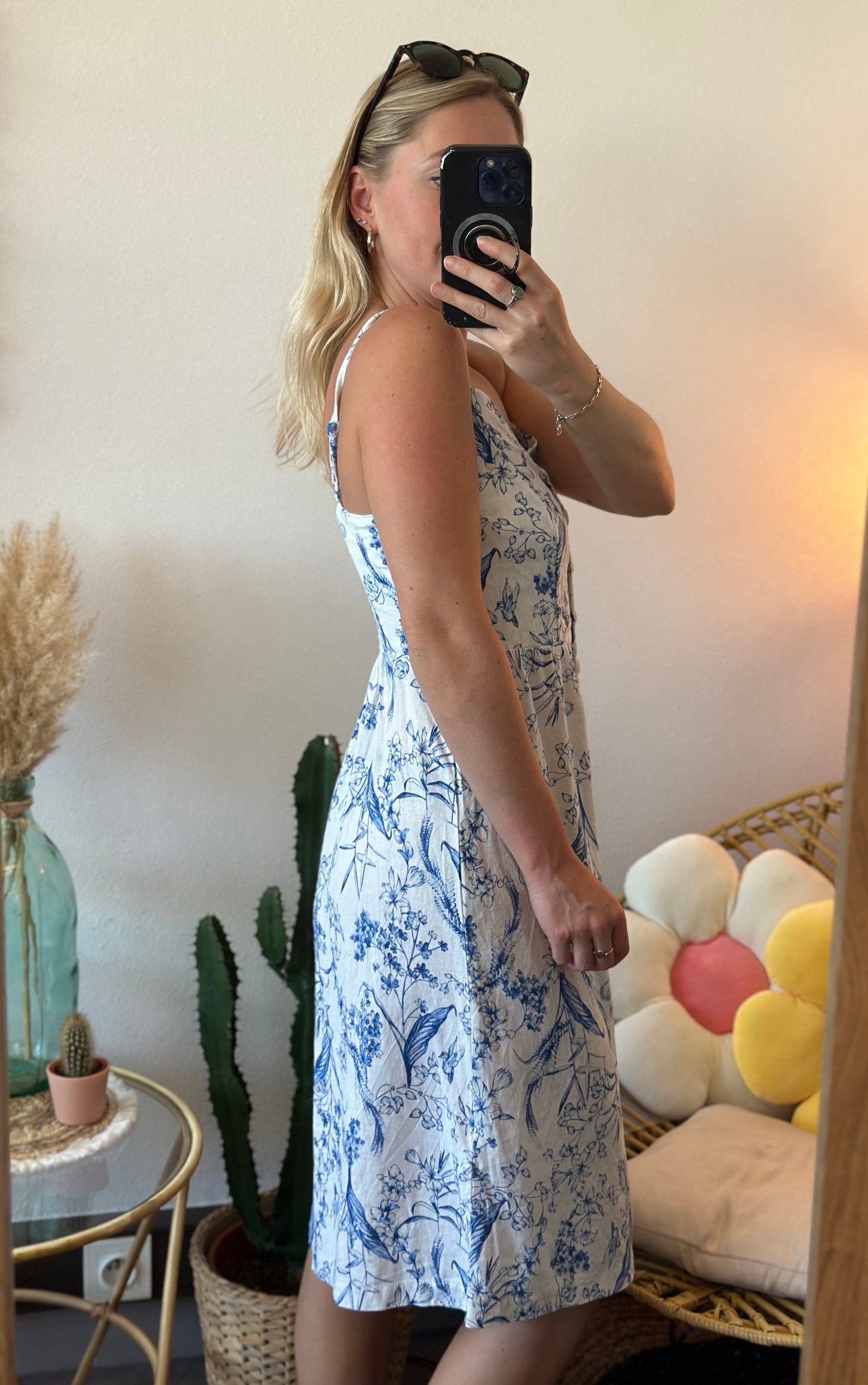 Robe d'été blanche en lin, motifs Jouy fleuris bleu clair, T.36