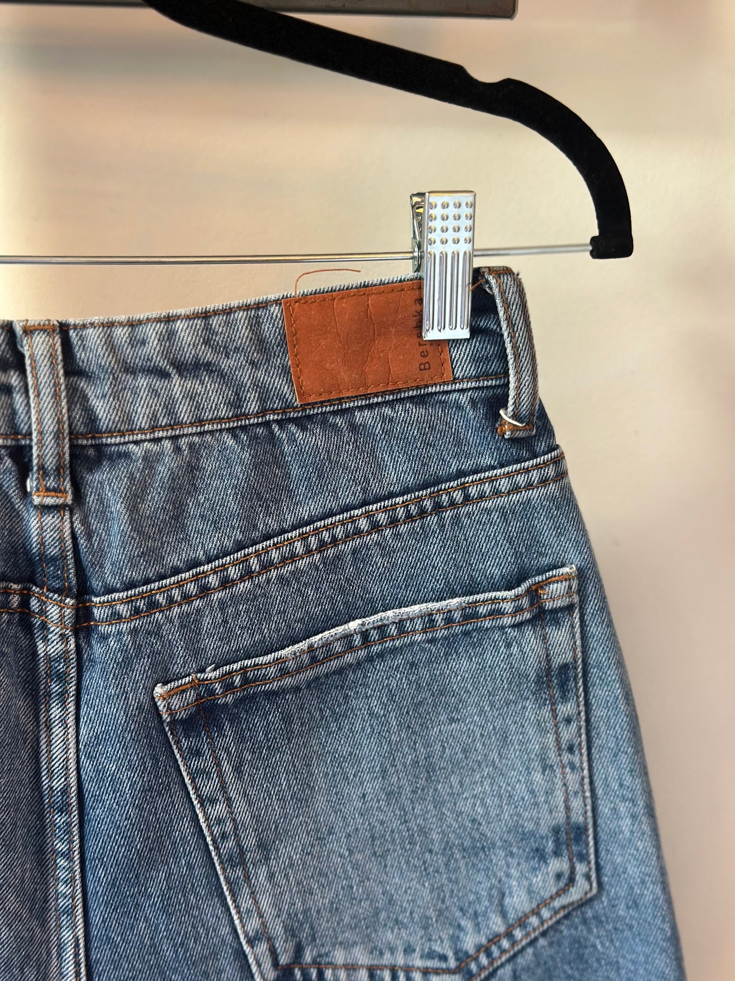 Short en jean bleu brut taille haute T.34