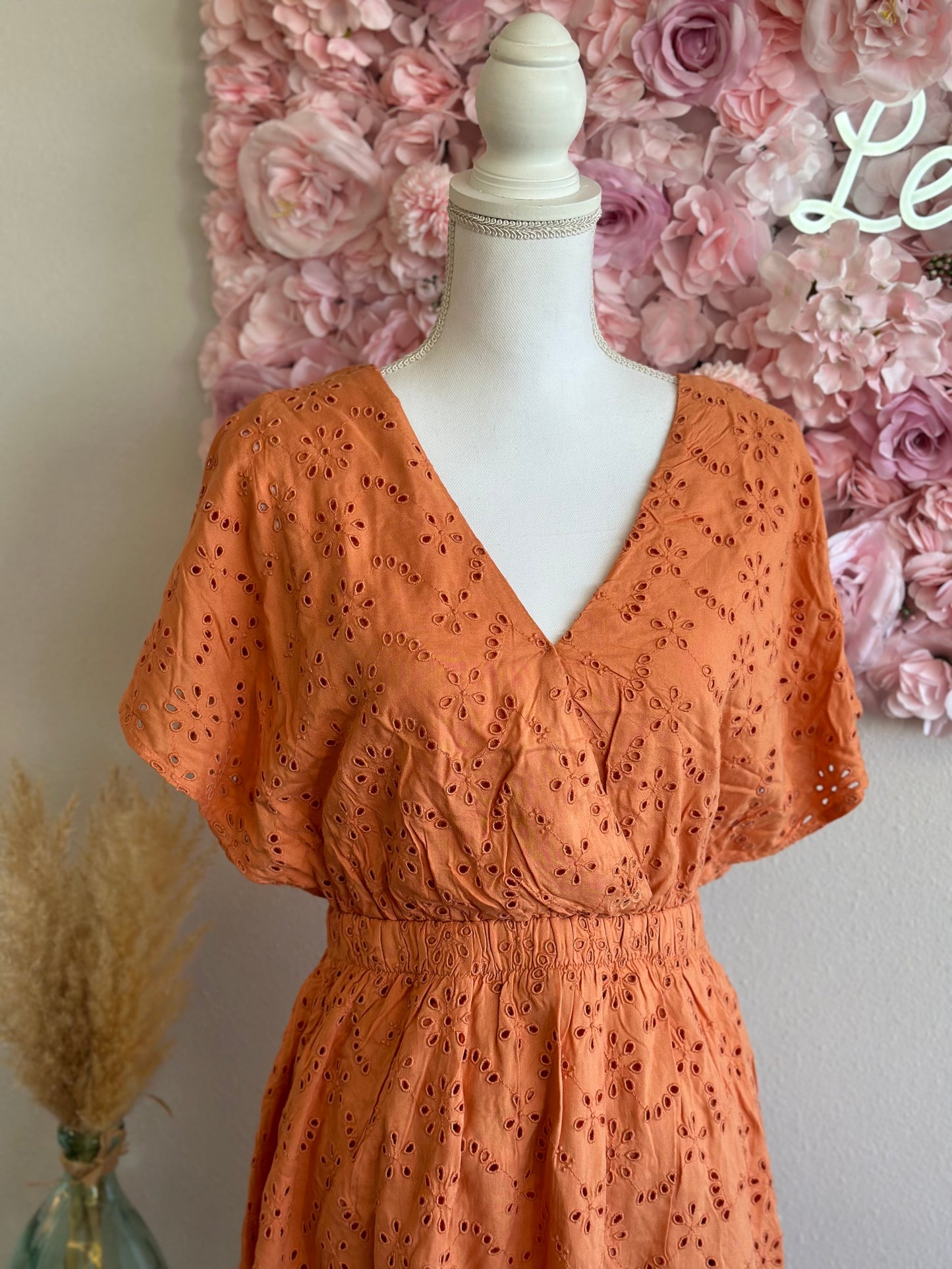 Robe orange en broderie anglaise T.36