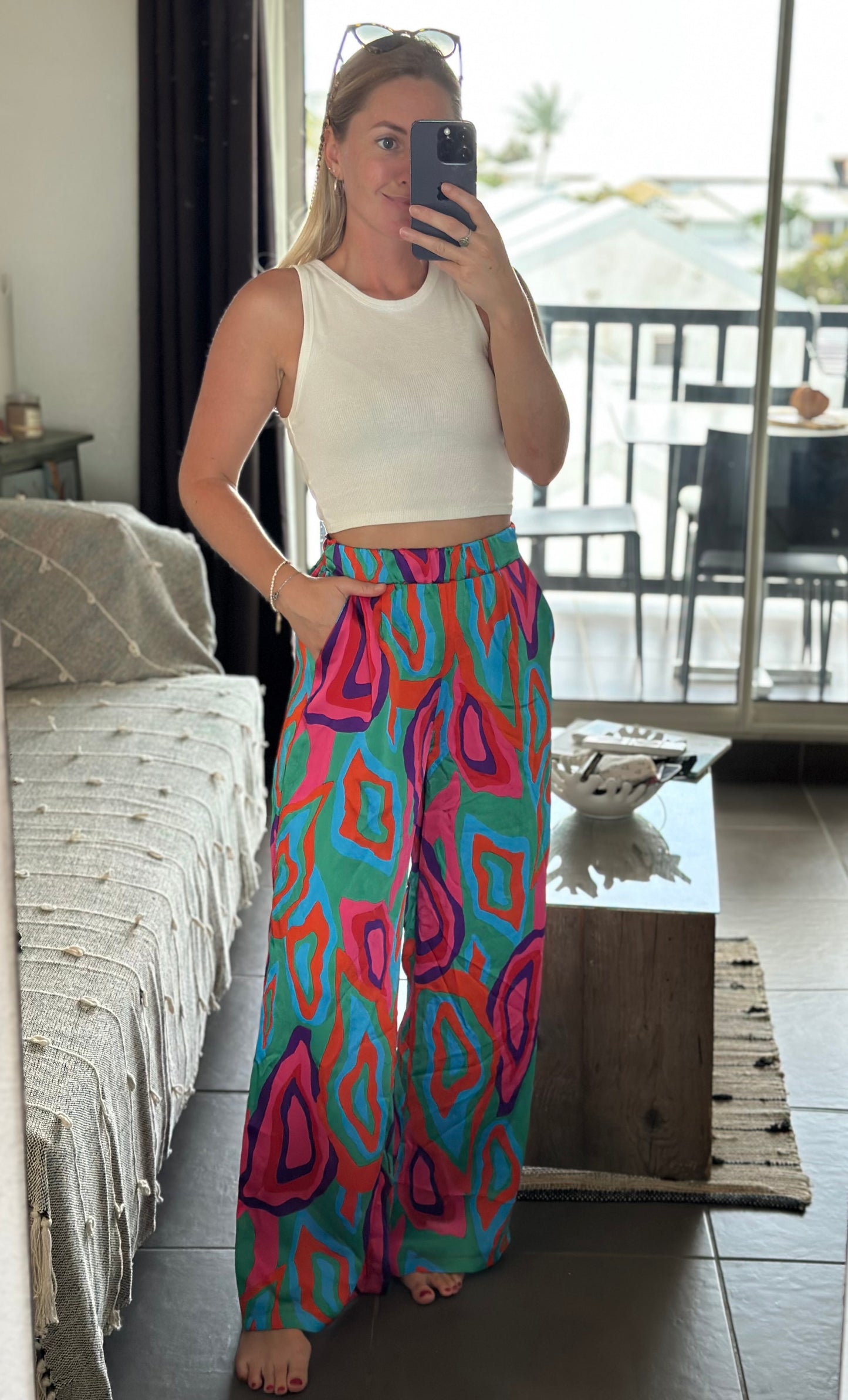 Pantalon fluide à jambes larges motifs colorés neuf T.U