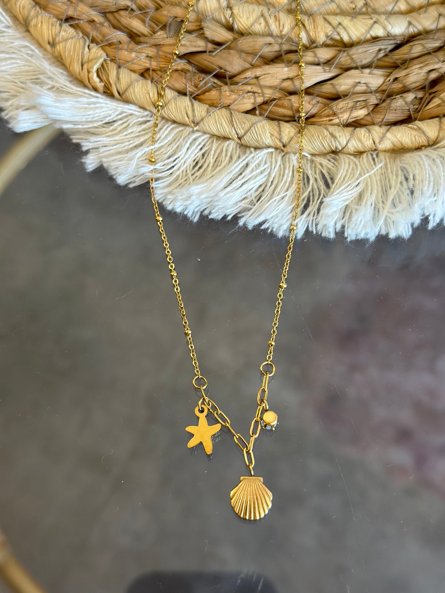 Collier doré en acier inoxydable avec pendentifs coquillages