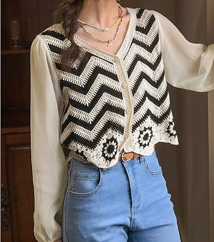 Cardigan en crochet fleuri noir et blanc T.36