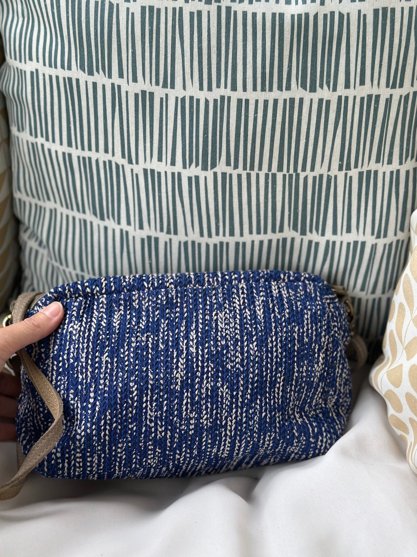 Sac en cuir bleu modèle “Mama” avec double bandoulière