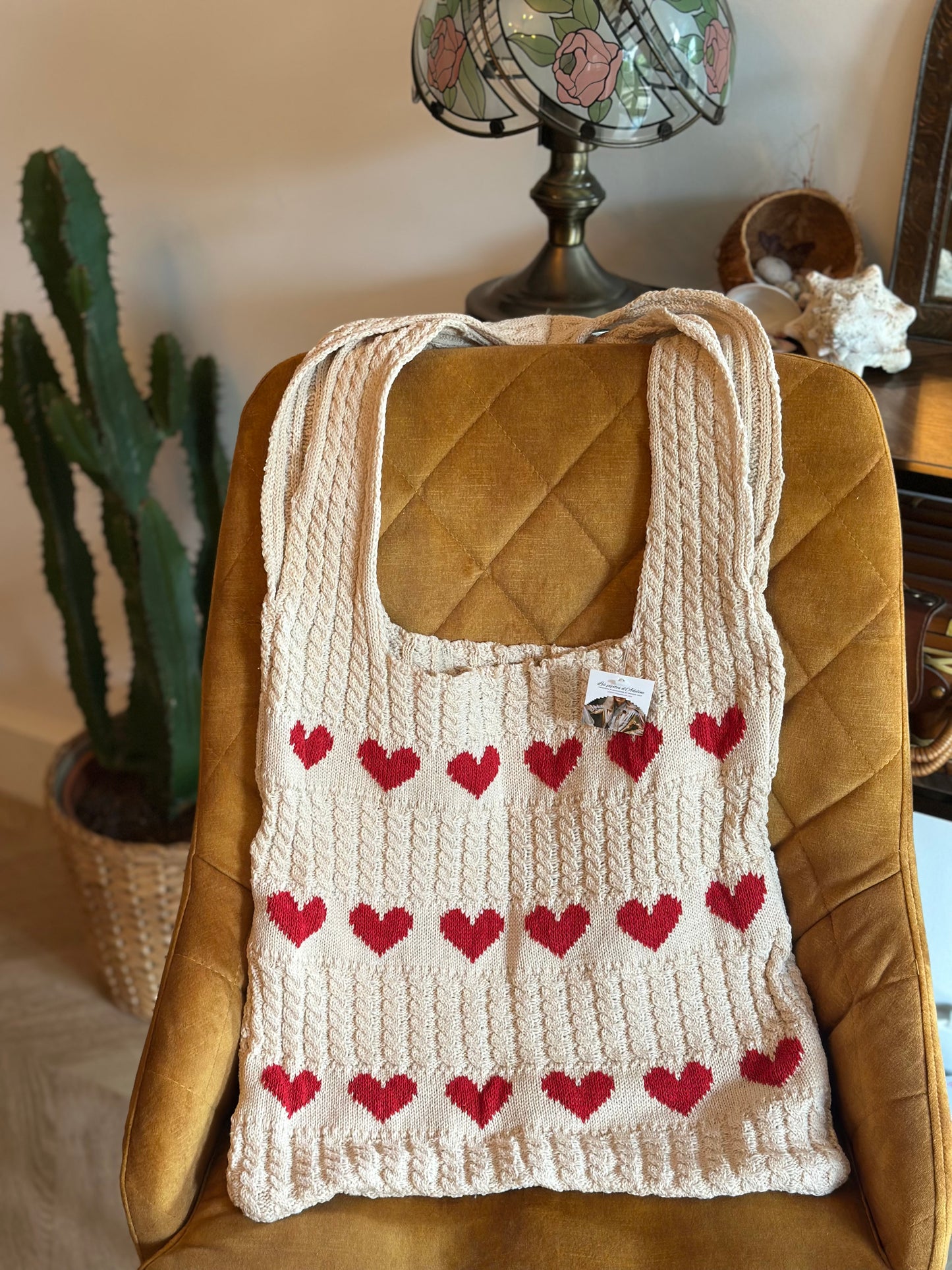 Sac fourre-tout en maille brodée avec motif cœur rouge
