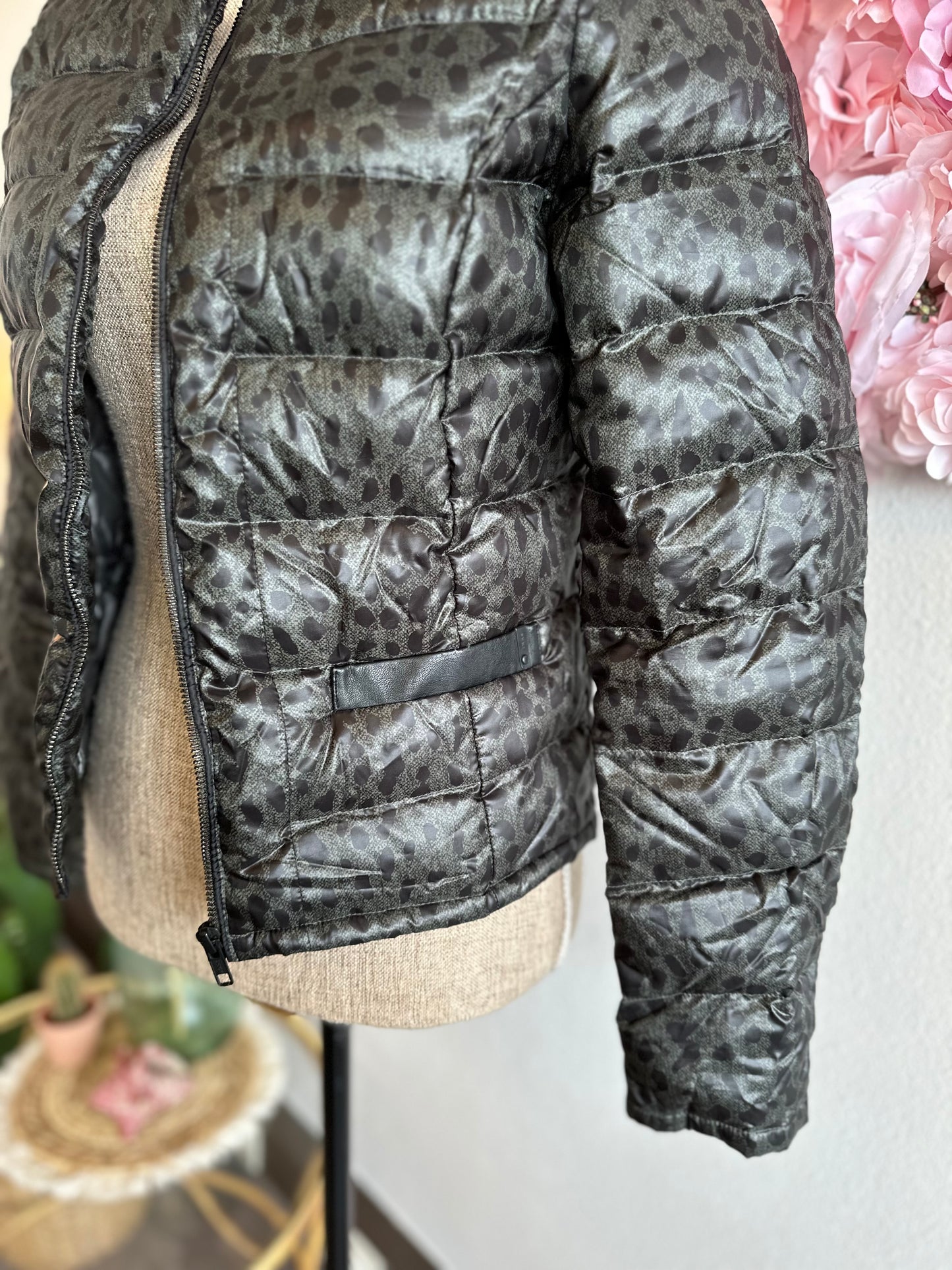 Belle doudoune en duvet imprimé T.38