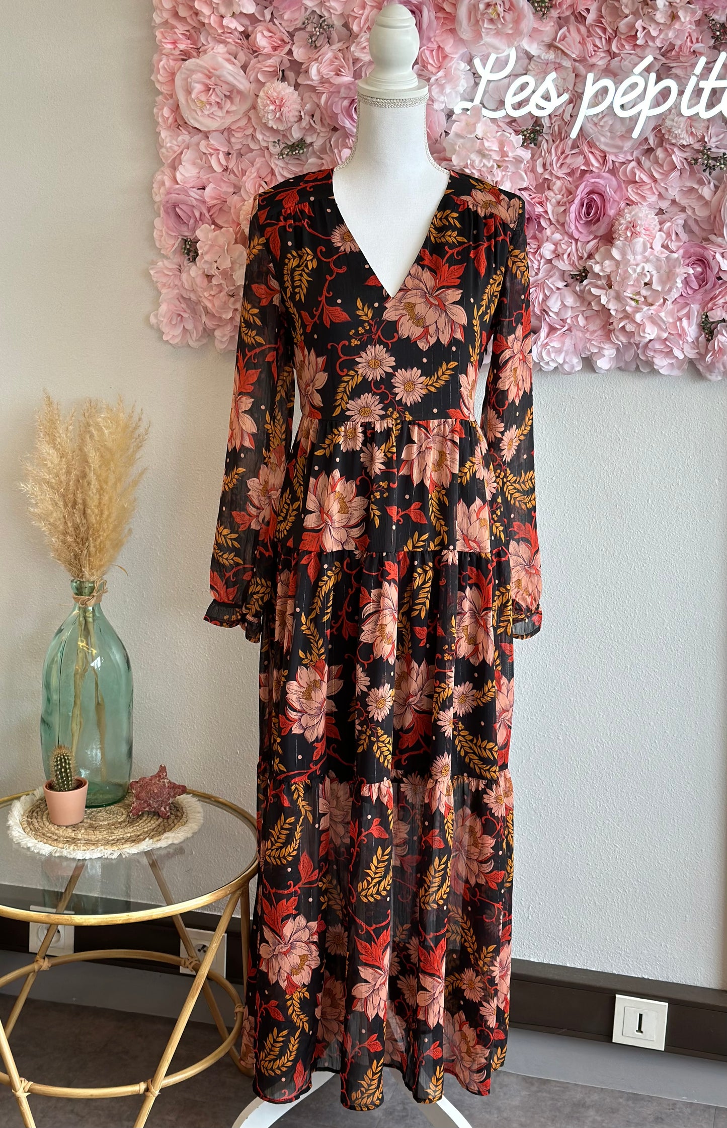 Robe longue fluide à motifs fleuris T.36