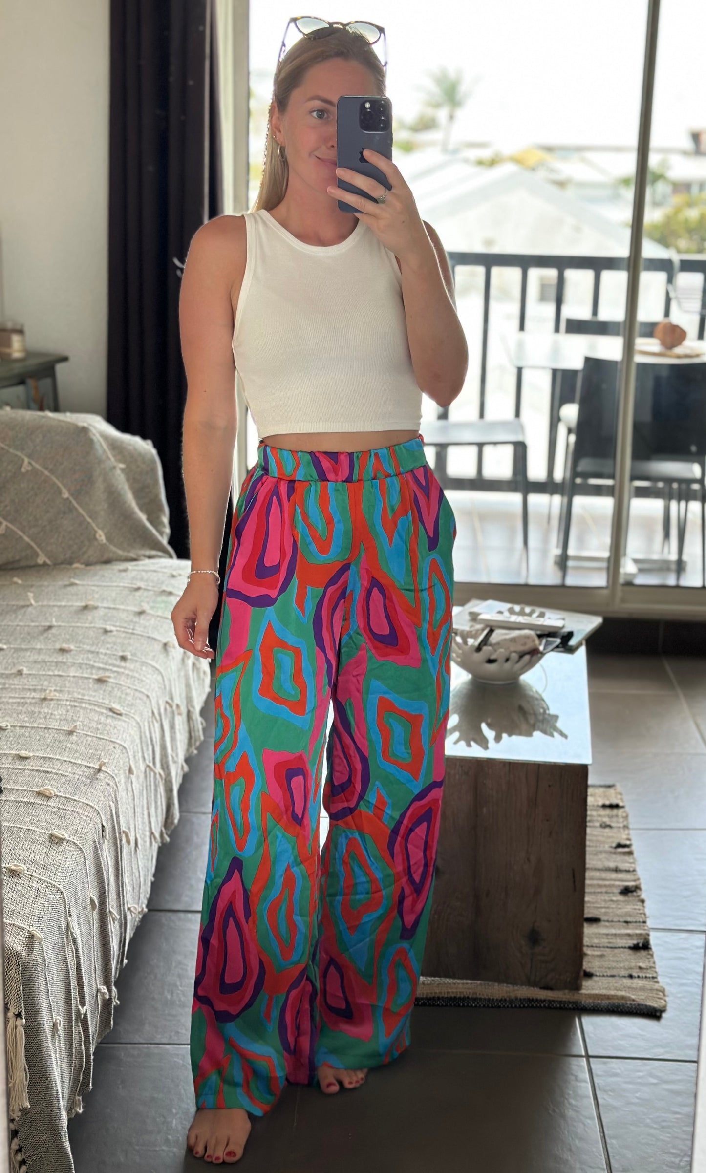 Pantalon fluide à jambes larges motifs colorés neuf T.U