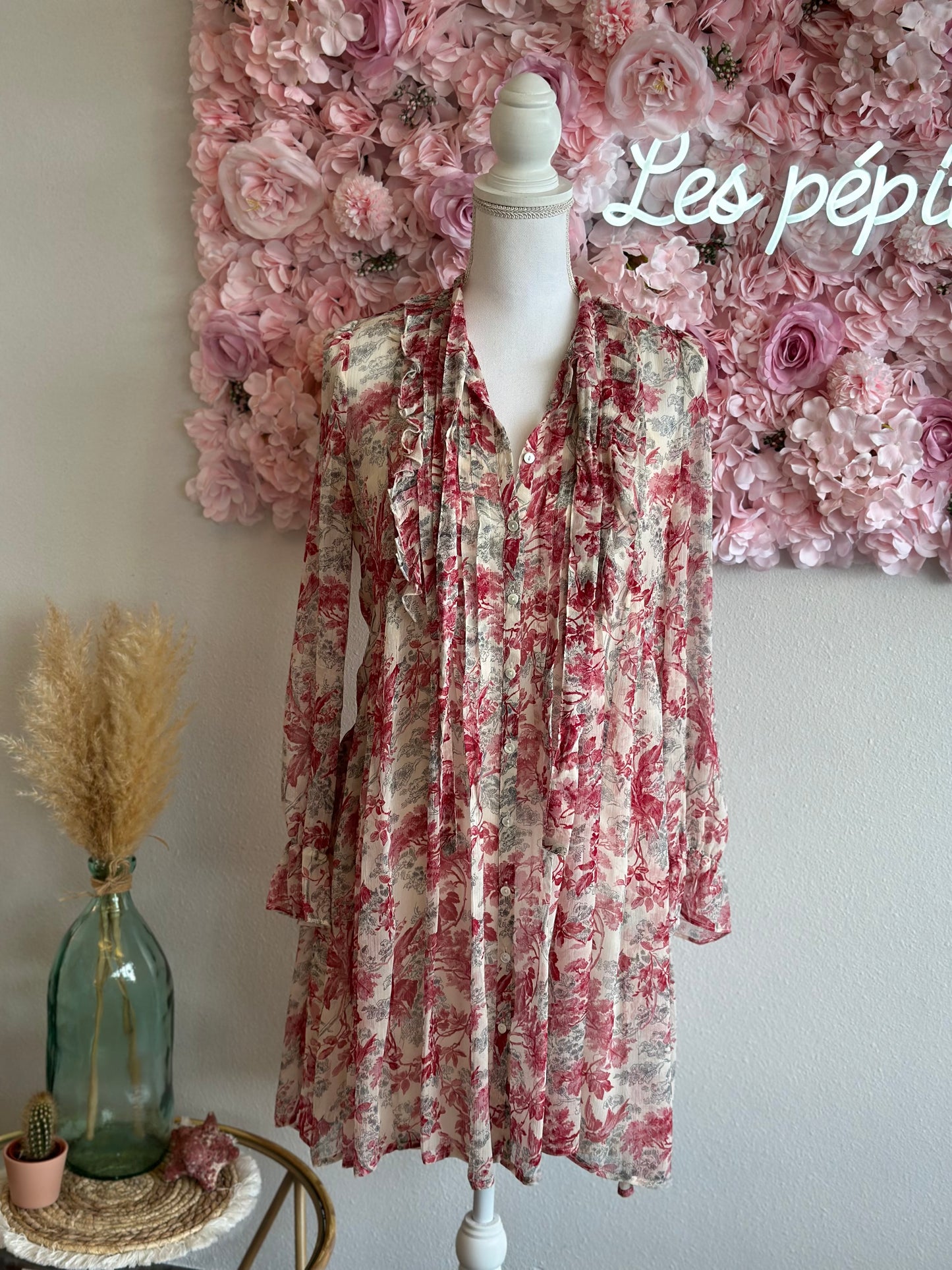 Belle robe en toile de soie imprimée à motifs fleuris, T.34/36