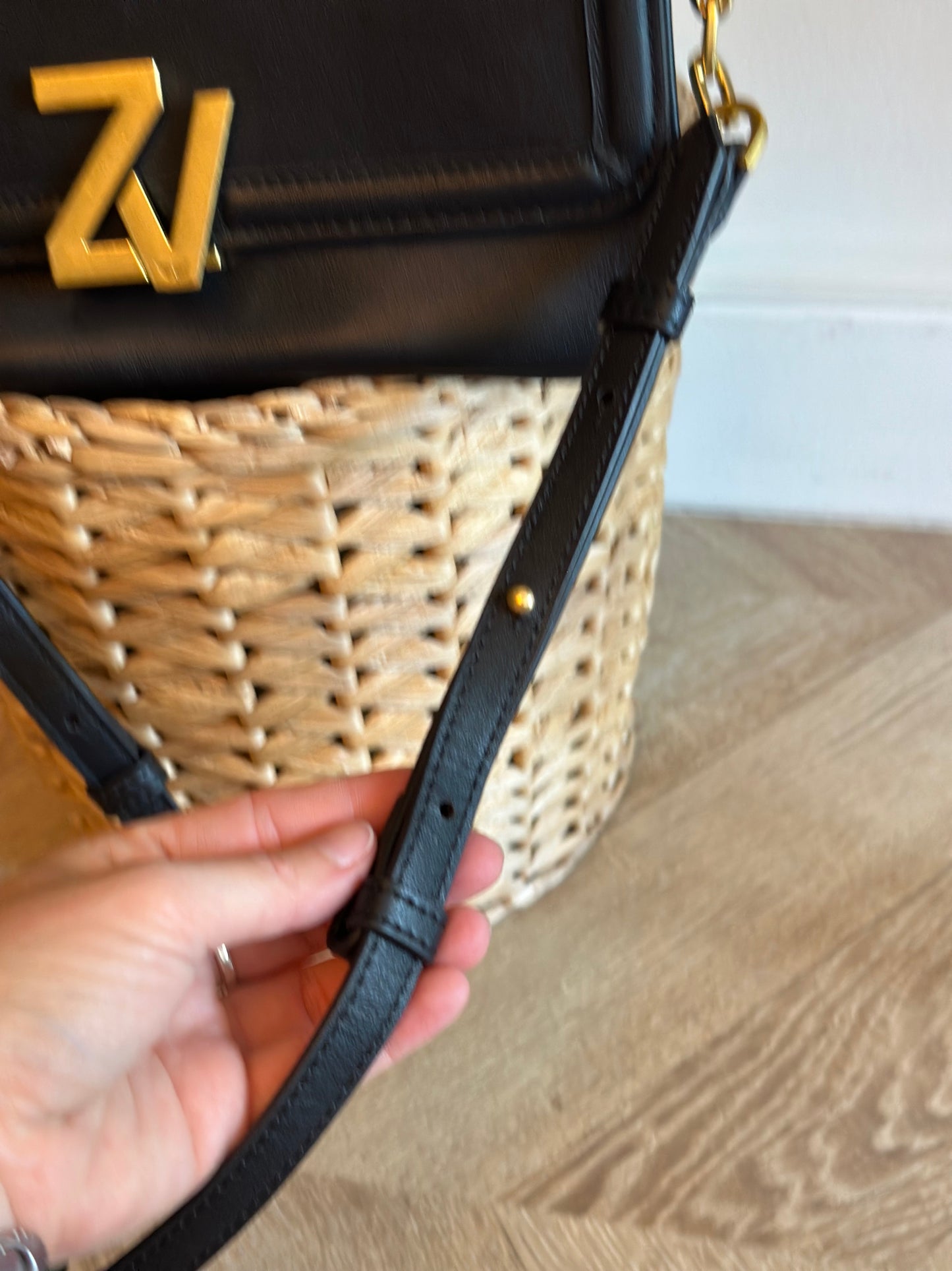 Sac à rabat cuir noir ZV Initiale