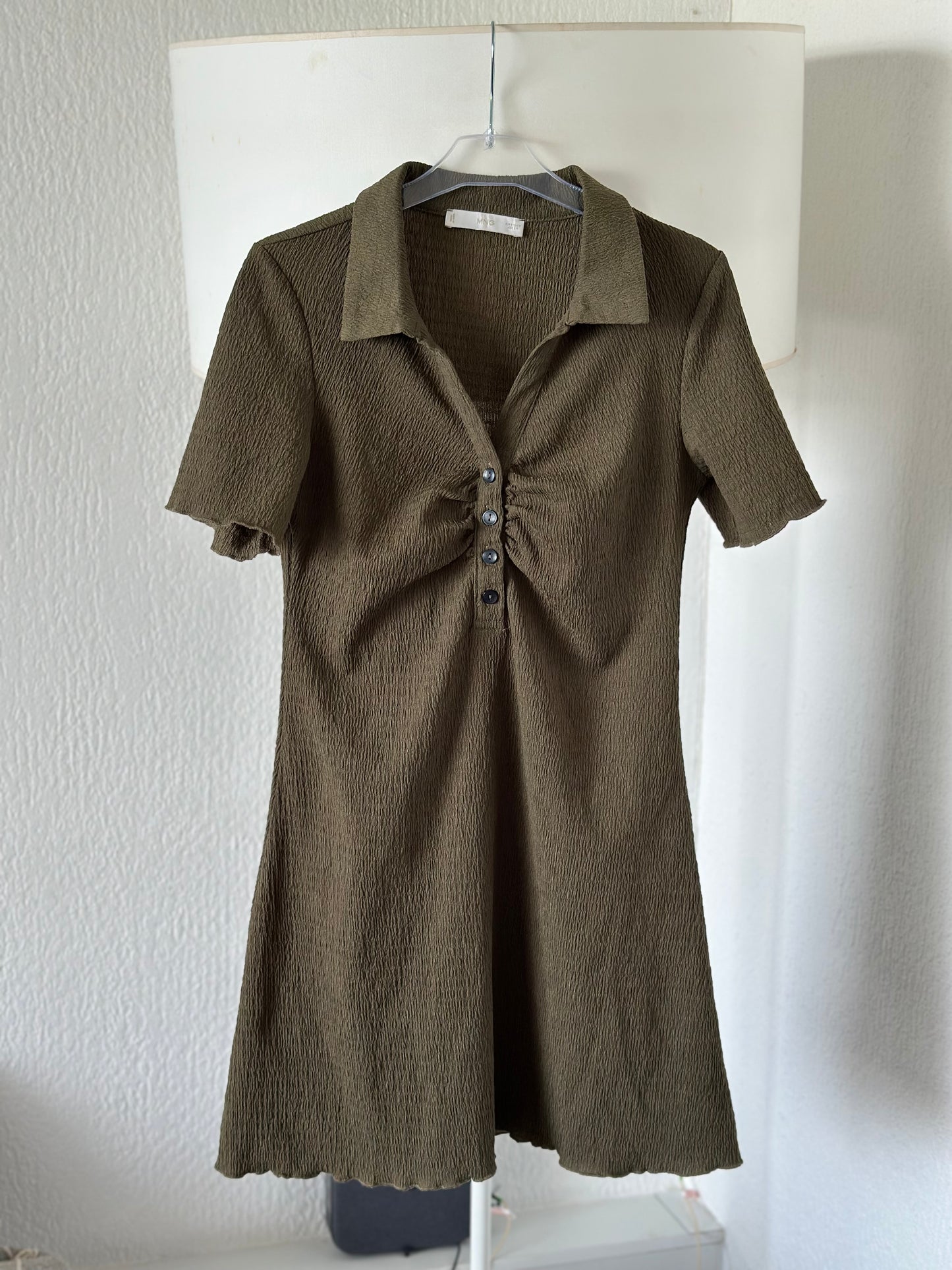 Robe kaki effet crêpé T.36