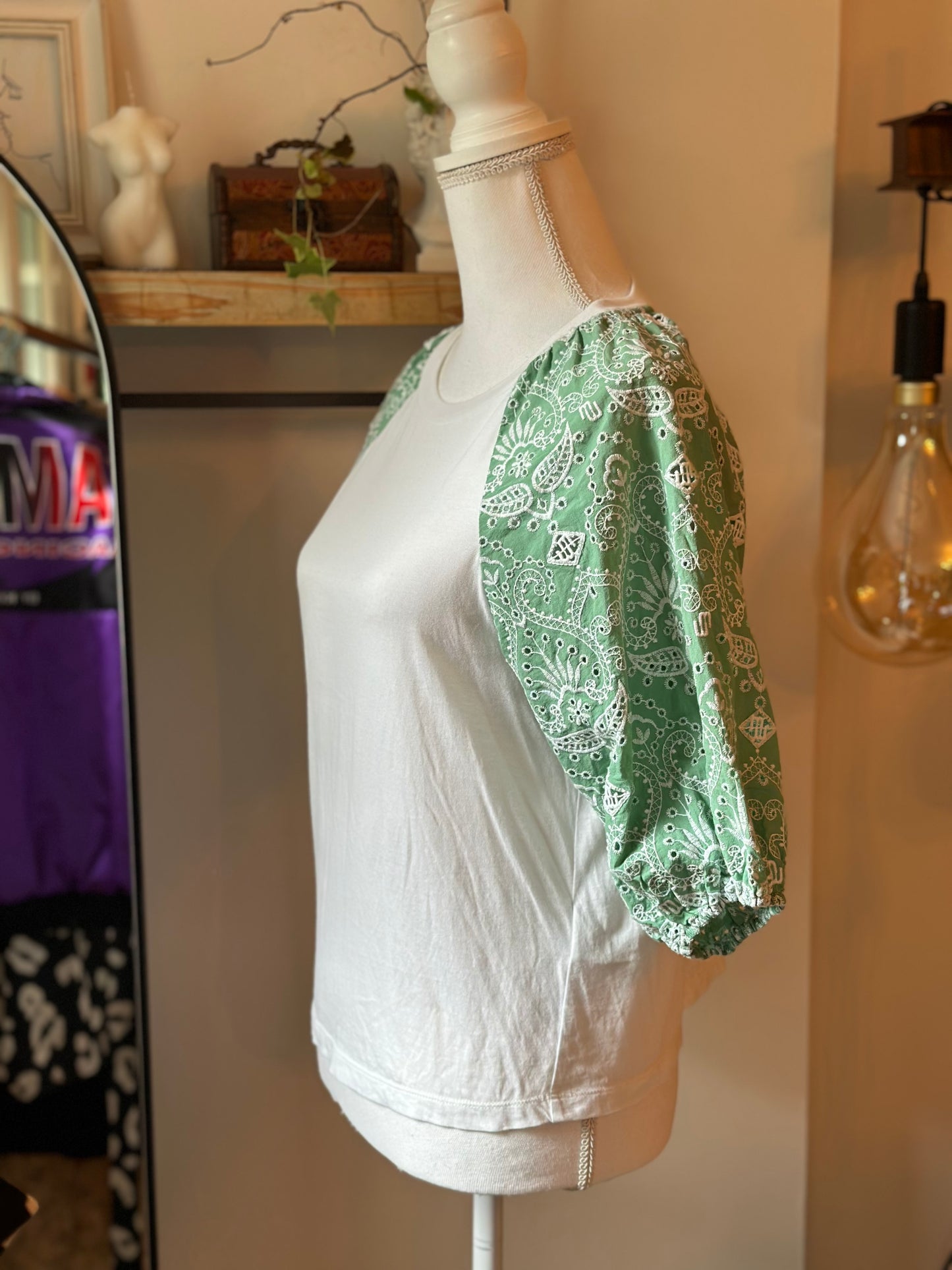 T-shirt manches bouffantes broderie vert T.36/38