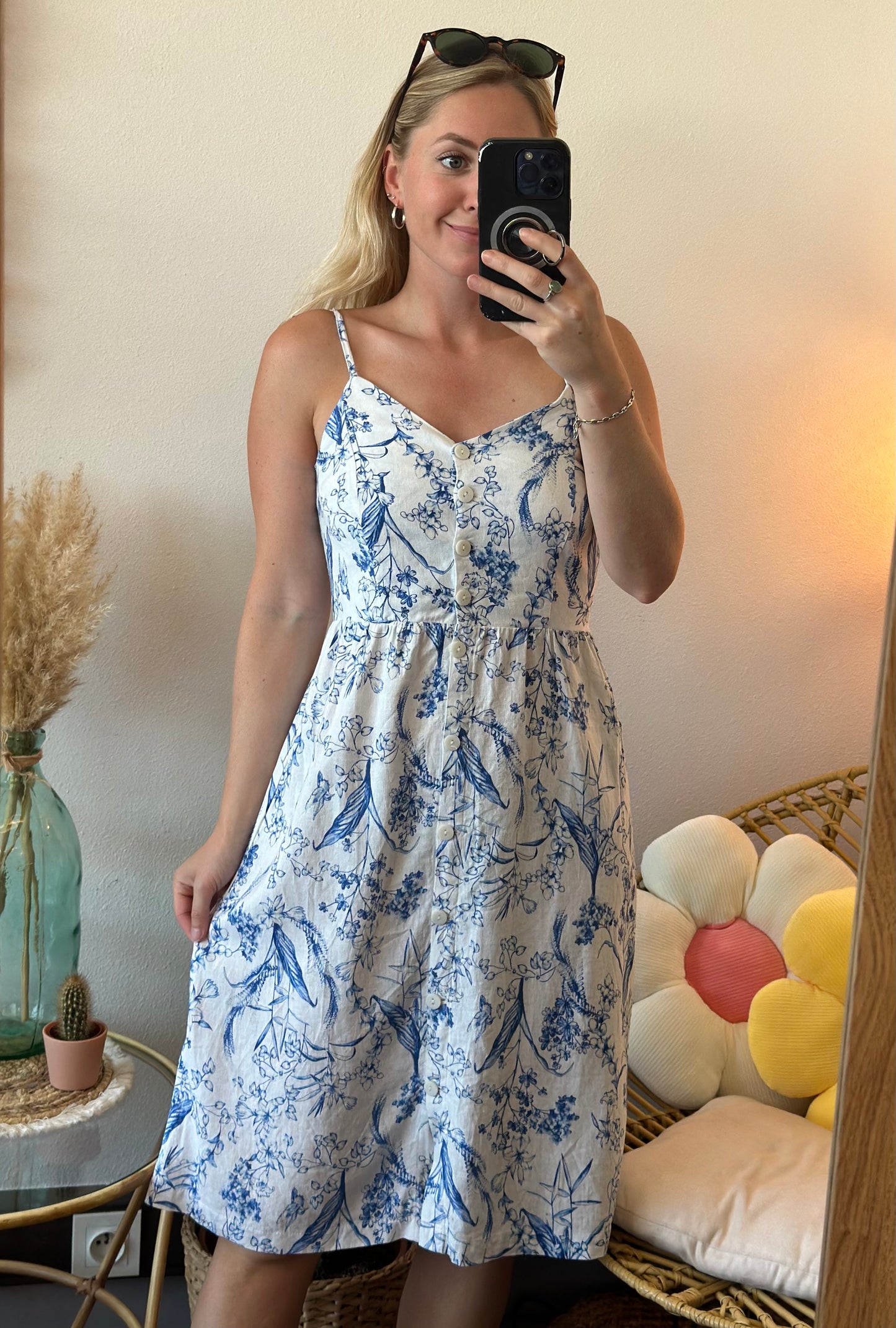 Robe d'été blanche en lin, motifs Jouy fleuris bleu clair, T.36