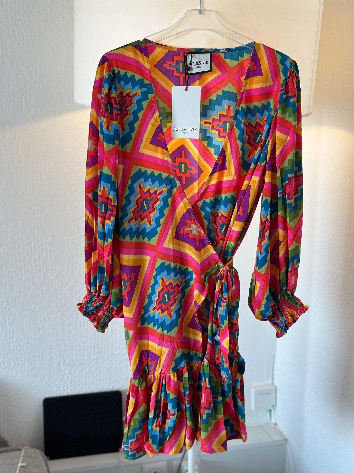 Robe portefeuille à motifs colorés neuve T.U