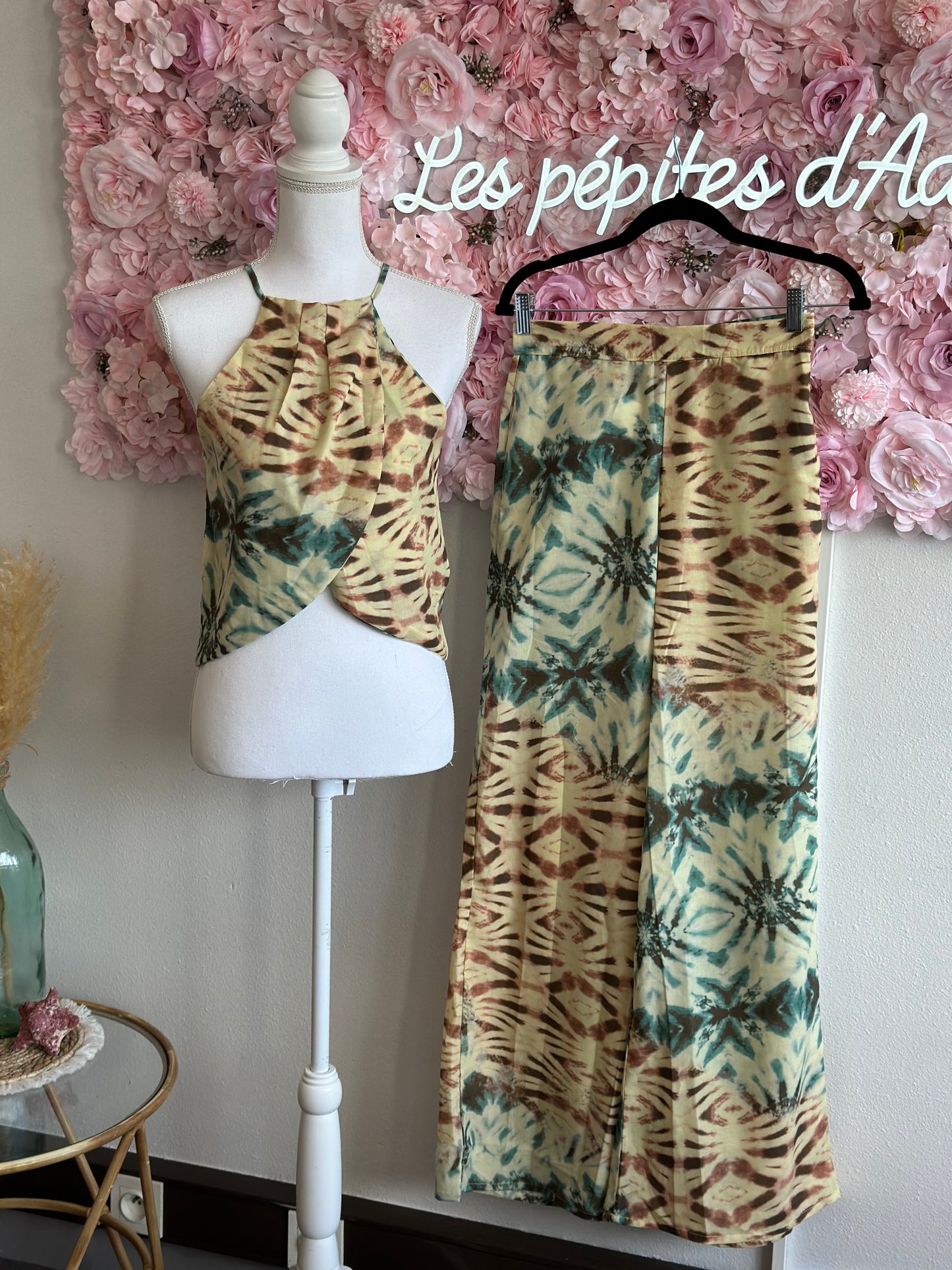 Ensemble d’été pantalon + top à motifs tie and dye, neuf T.36