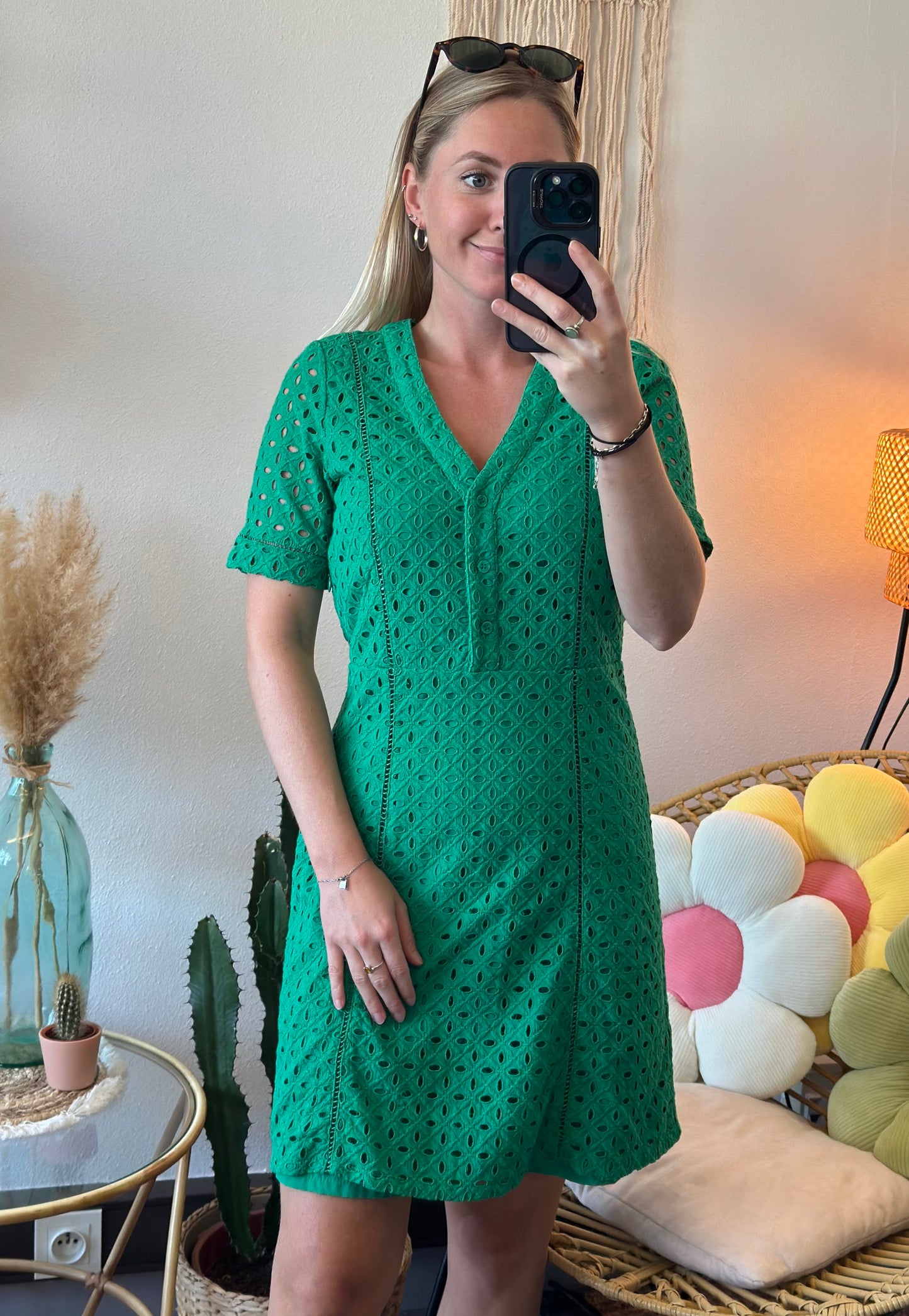 Robe midi verte en broderie anglaise, T.36