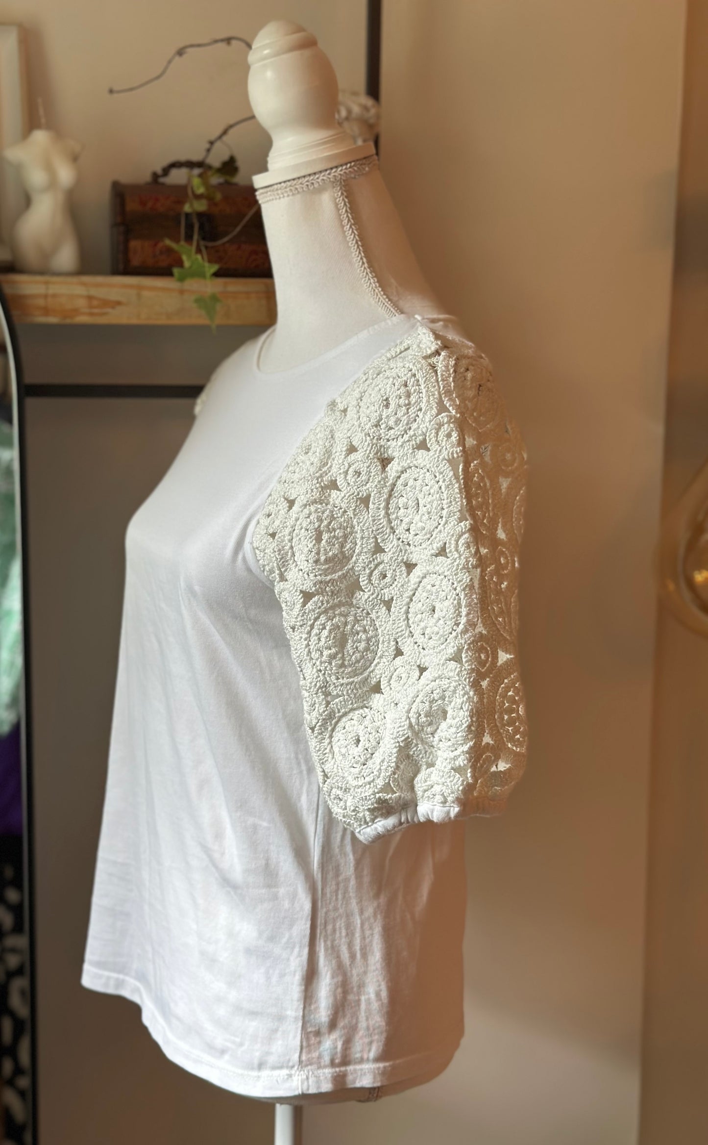 Top manches en dentelle crochet T.36