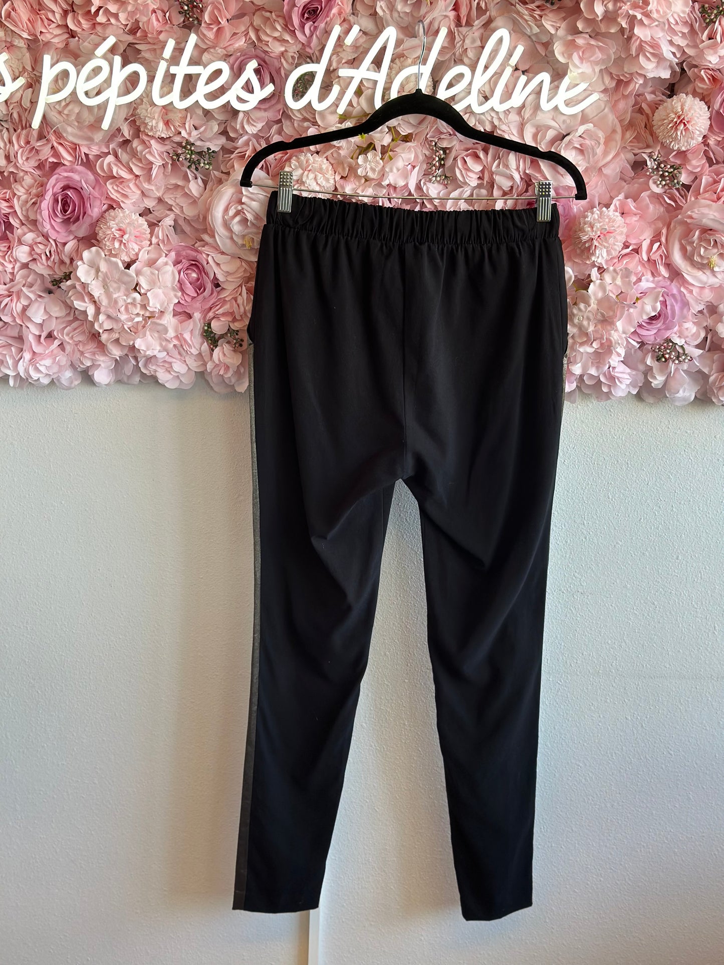 Pantalon noir et doré, T.36