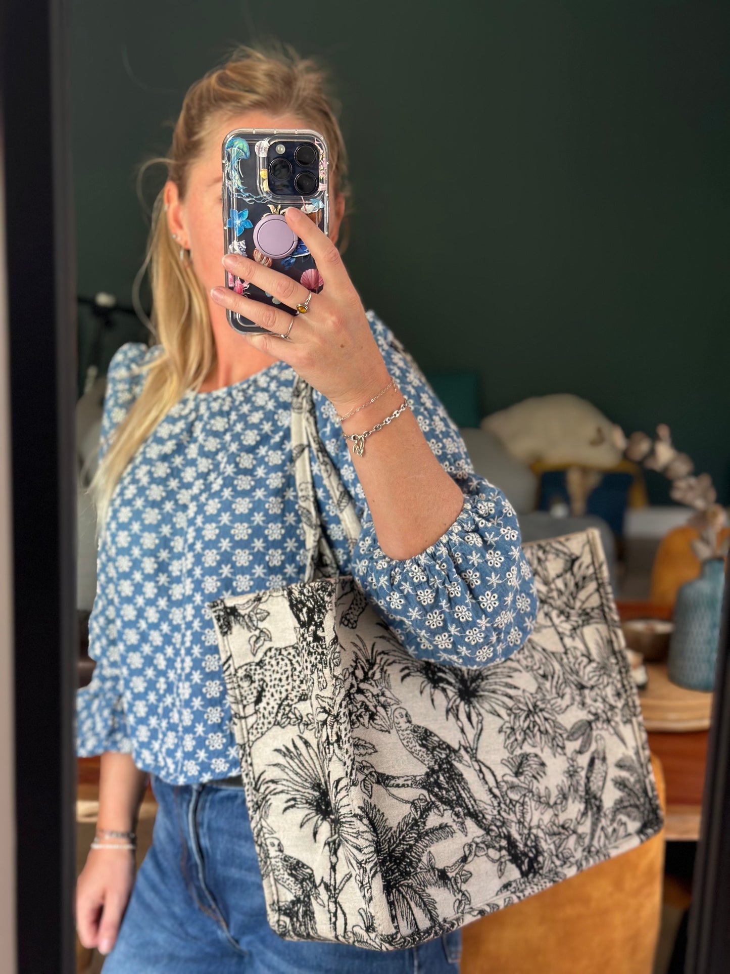 Sac cabas noir en jacquard motif jungle