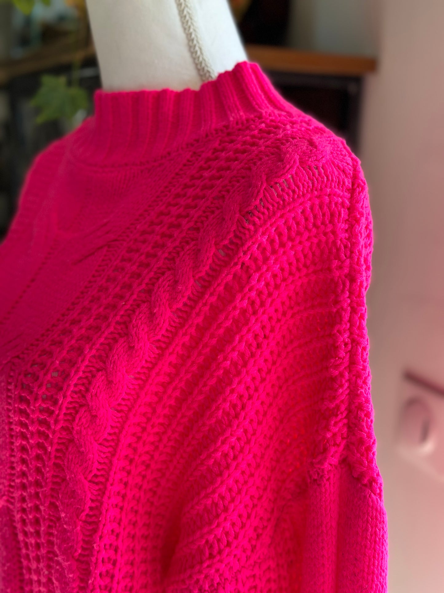 Pull d’hiver en maille torsadée rose, T.U