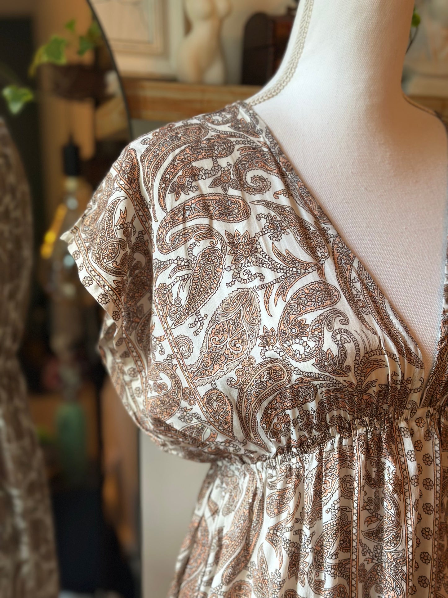 Belle robe longue motifs paisley fleuris taille U - Laraethnics