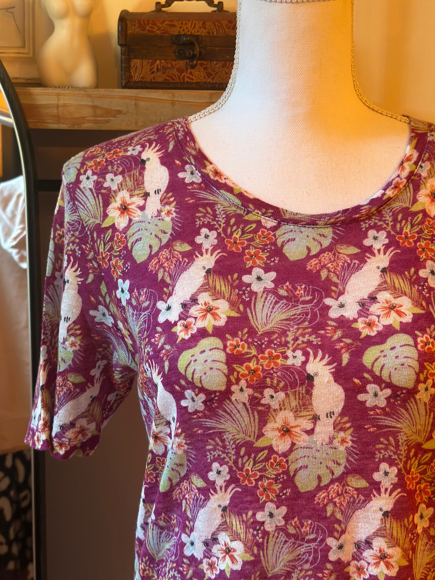 T-shirt imprimé perroquets et fleurs T.36