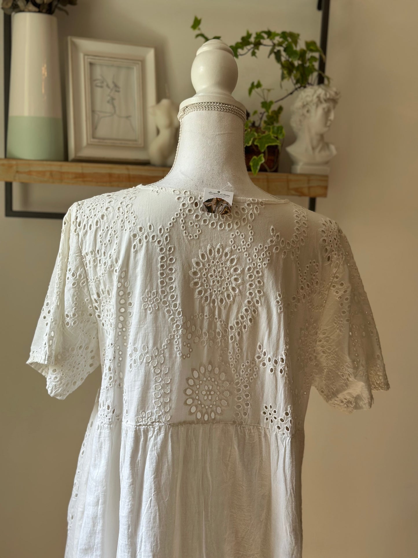 Robe brodée blanche en coton T.U