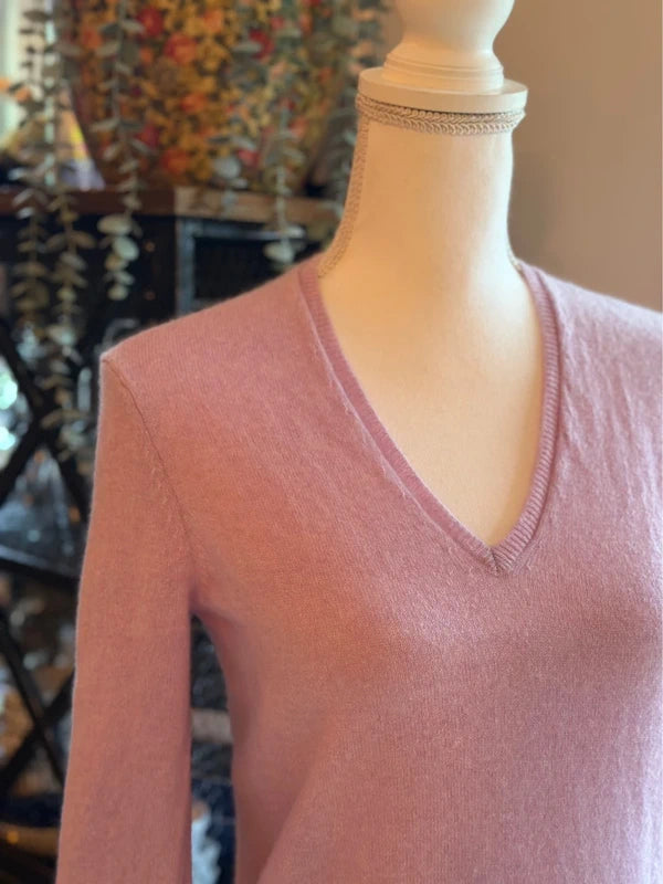 Pull rose clair col V en cachemire T.34