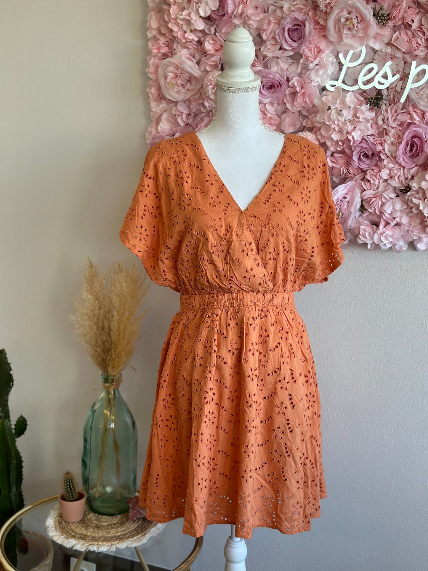 Robe orange en broderie anglaise T.36