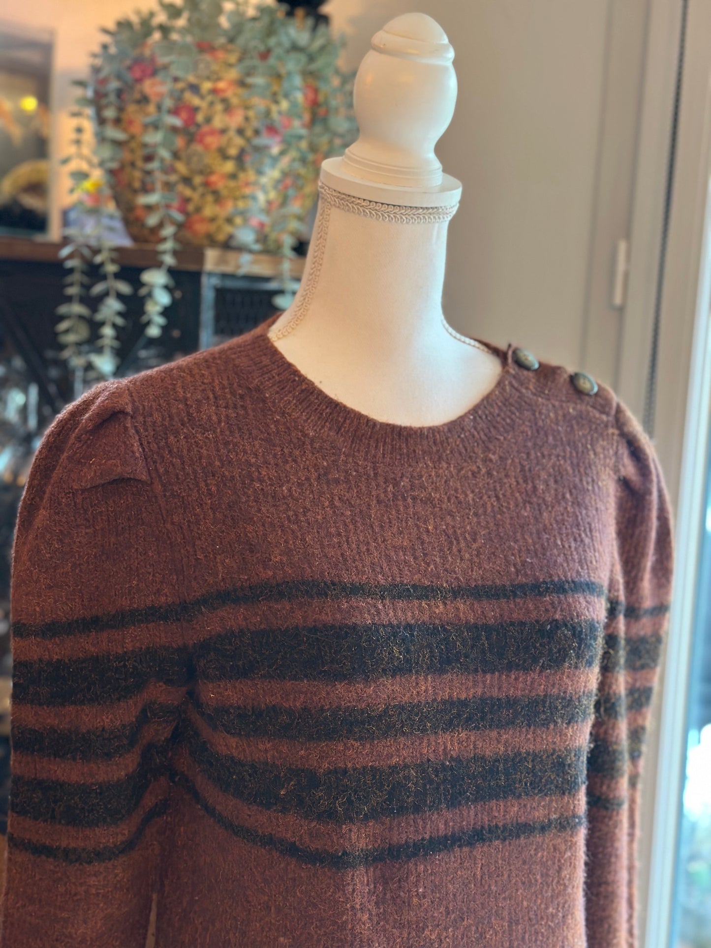 Pull en laine rayé marron T.36