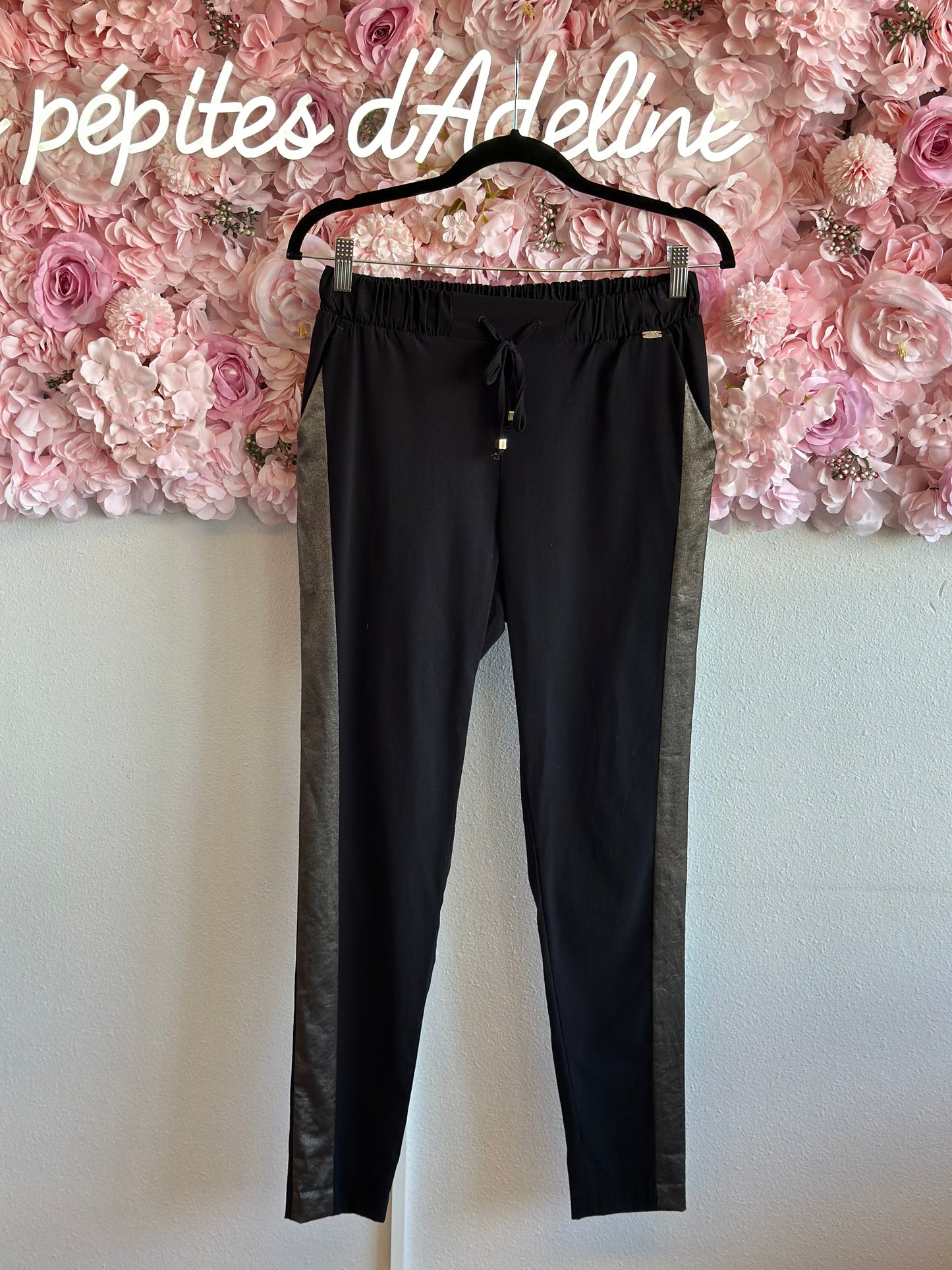 Pantalon noir et doré, T.36