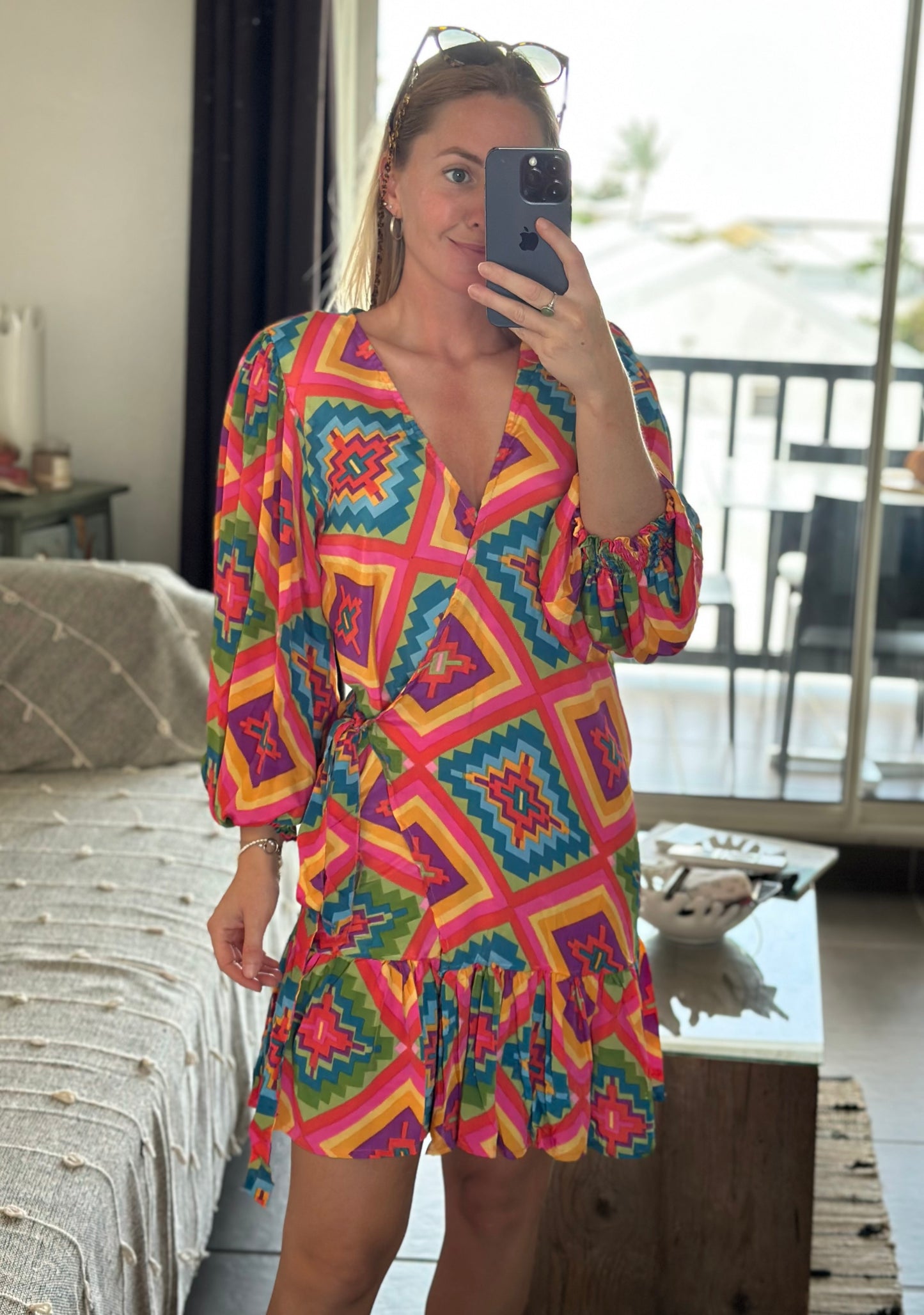 Robe portefeuille à motifs colorés neuve T.U