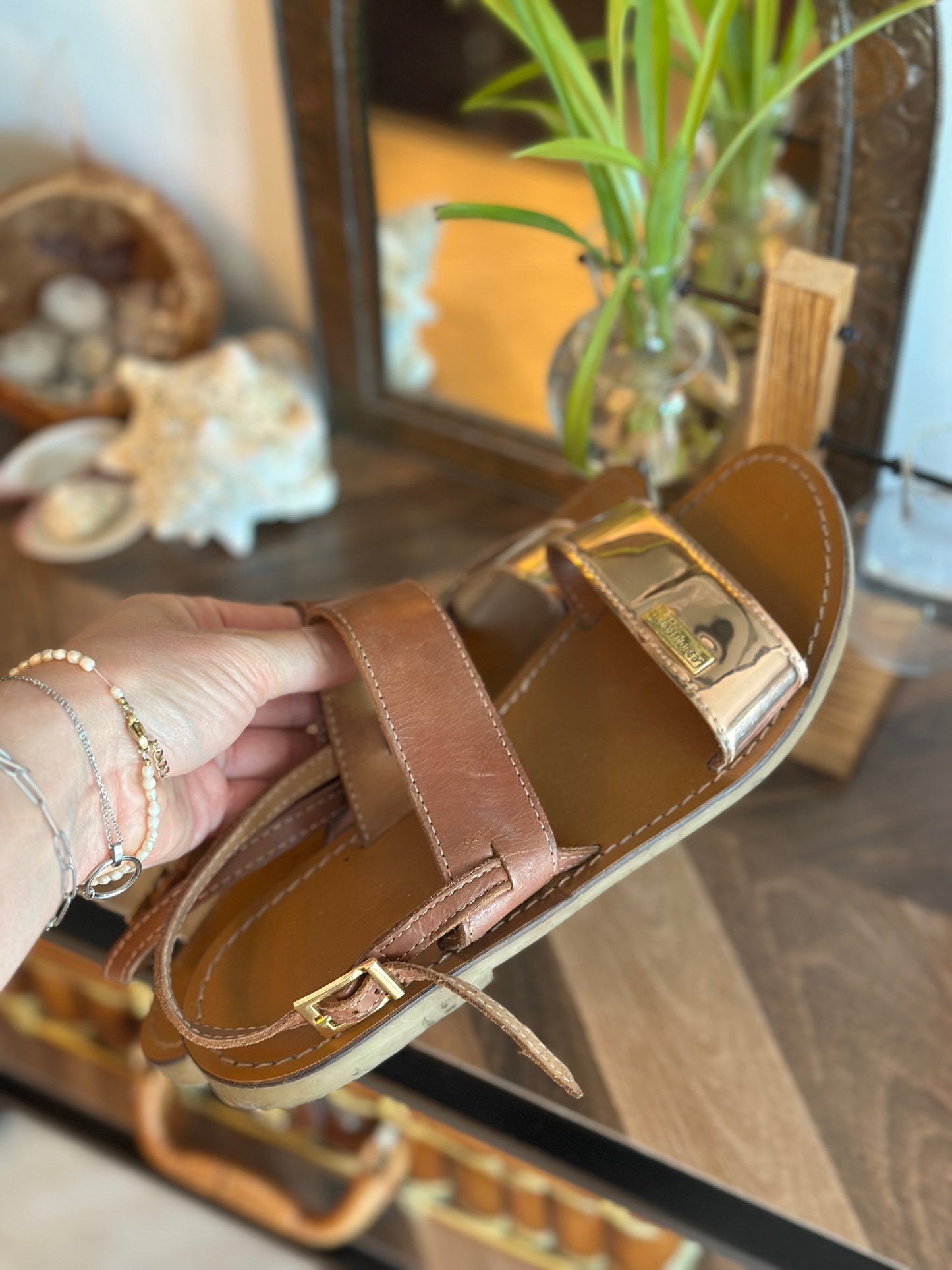 Sandales cuir camel et métallisé T.36