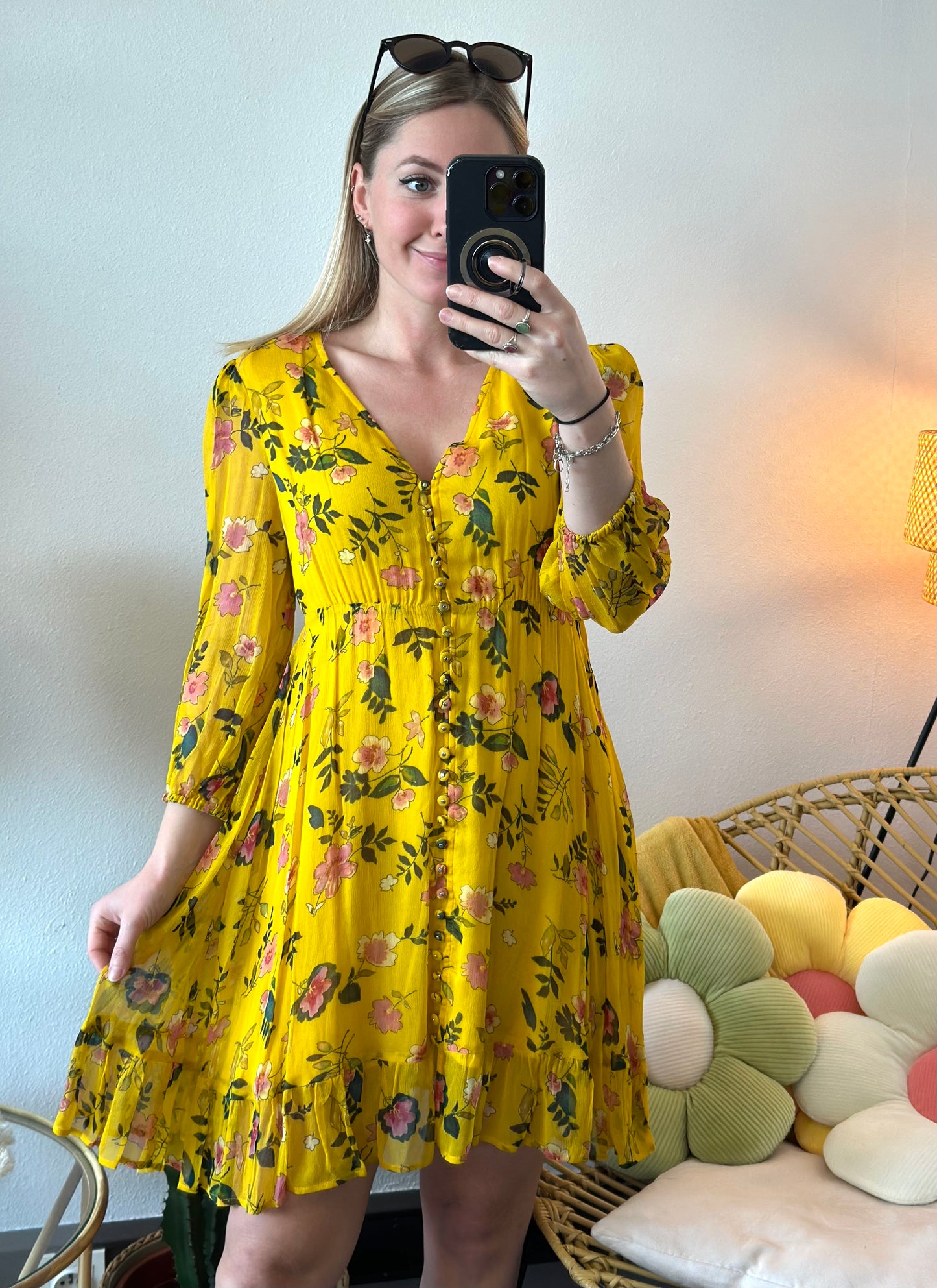 Belle robe jaune à fleurs T.36 neuve